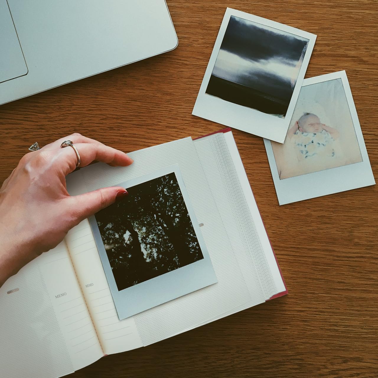 Álbum de Bolsillos Rojo 200 Fundas, Pp y Papel para Fotos | Diseño Elegante, Formato de Inserción, Adecuado para Bodas y Ocasiones Obsequios