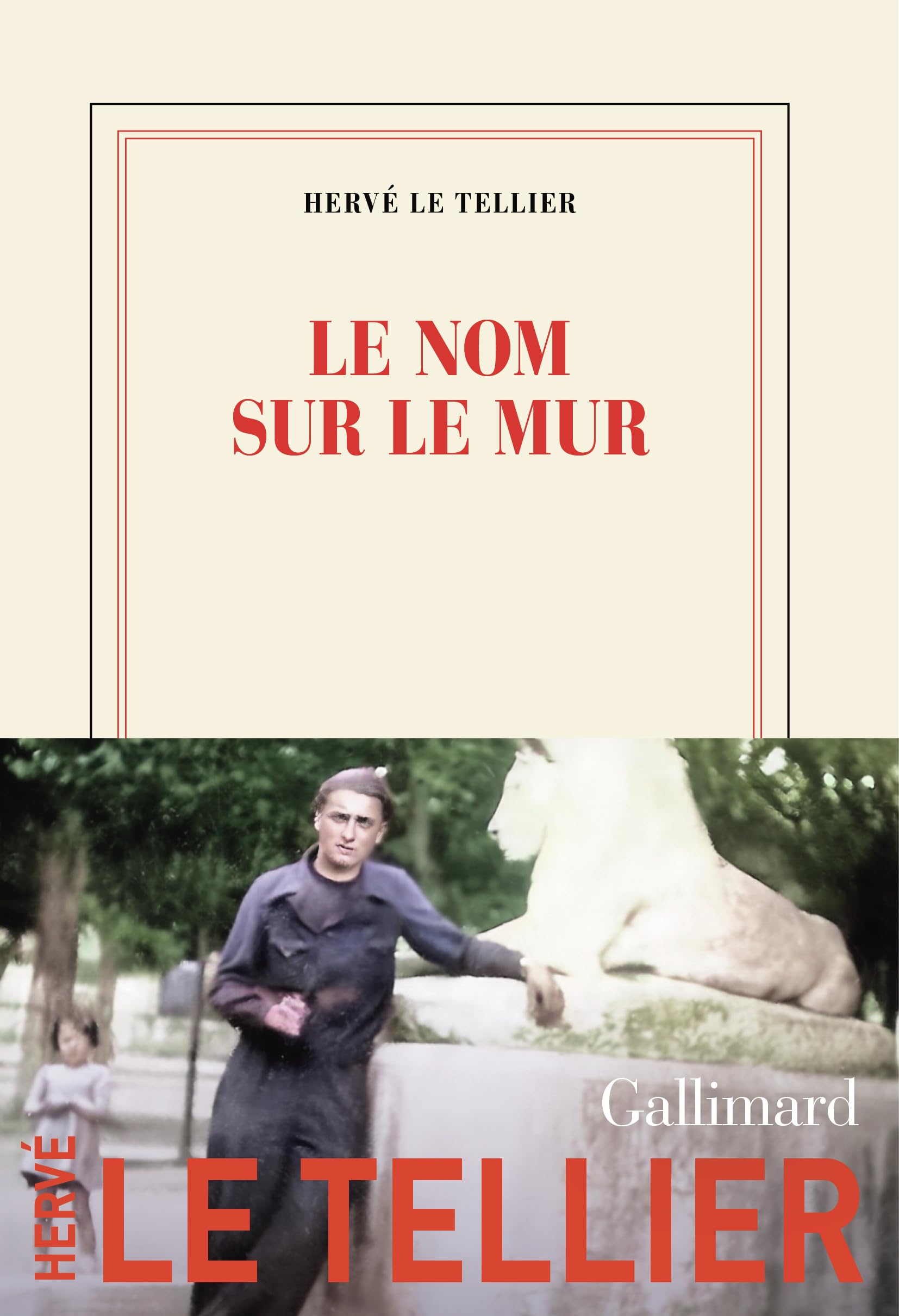 Le nom sur le mur: Roman