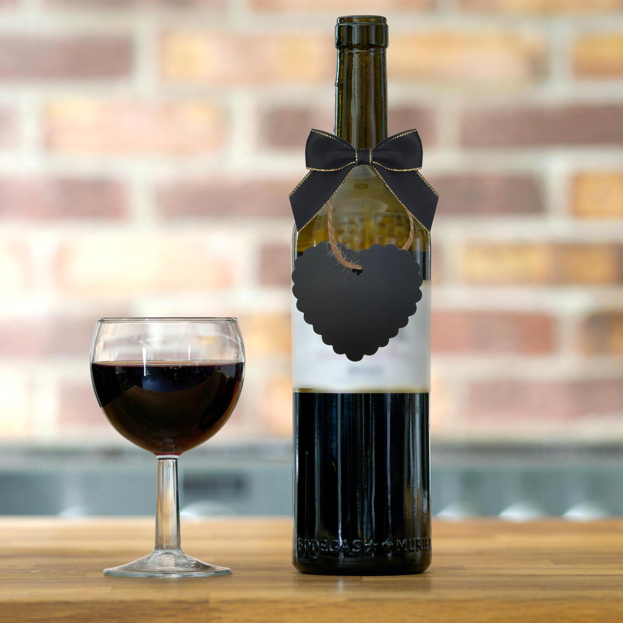 Decorazione di Etichette Bottiglie di Vino, Etichette per Vino 20Pcs Etichette per Bottiglia e 20Pcs Fiocchi Regalo Targhette Etichette Carta Kraft per DIY Bottiglie di Vino Spumante (Nero)