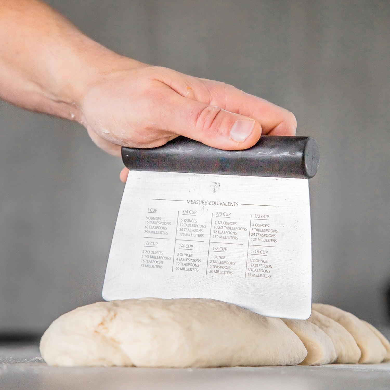 KitchenAid Krajalnica i Skrobak do Ciasta, Stal Nierdzewna, Wielozadaniowy, Możliwość Mycia w Zmywarce - Kolor Czarny