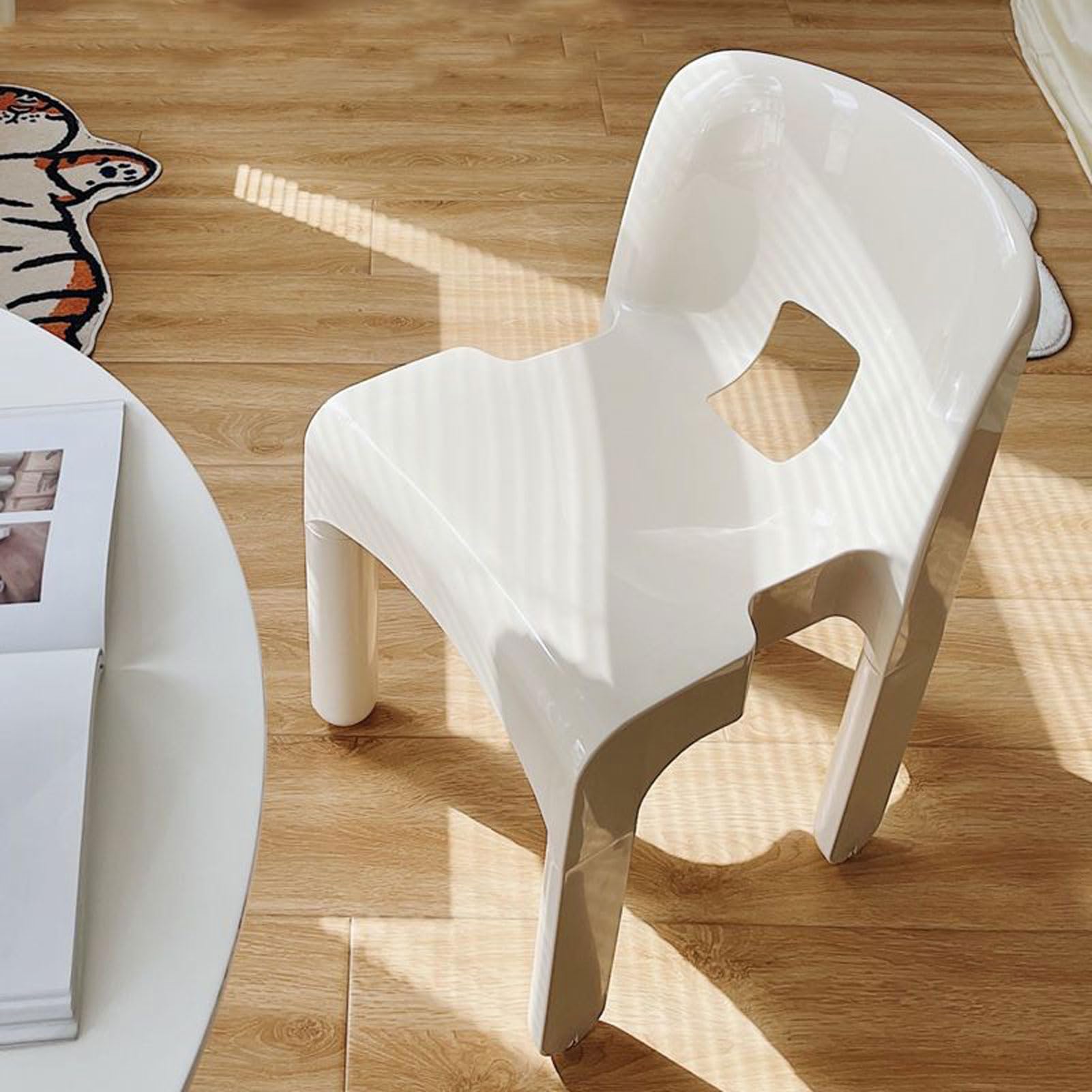 Sedia da Pranzo, Sedia A Vite Impilata in Plastica, Design dello Schienale Monopezzo - Uso Interno - Adatto per Campeggio, Feste, Picnic O Campeggio (D)