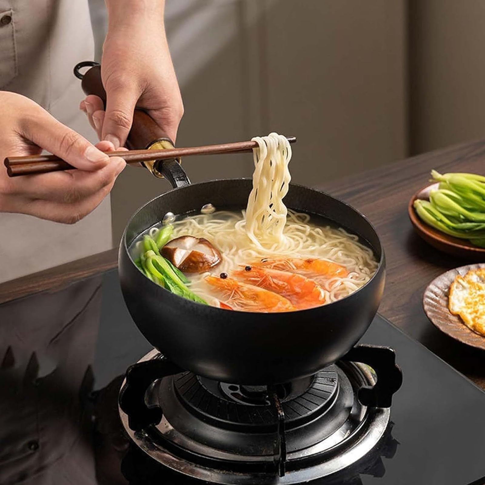 Pannella Wok giapponese in ghisa, pentola sana non rivestita con coperchio, Woks in acciaio al carbonio tradizionale, padelle antiaderenti martellate a mano fatte in Giappone, per Smooth-Surface 26cm