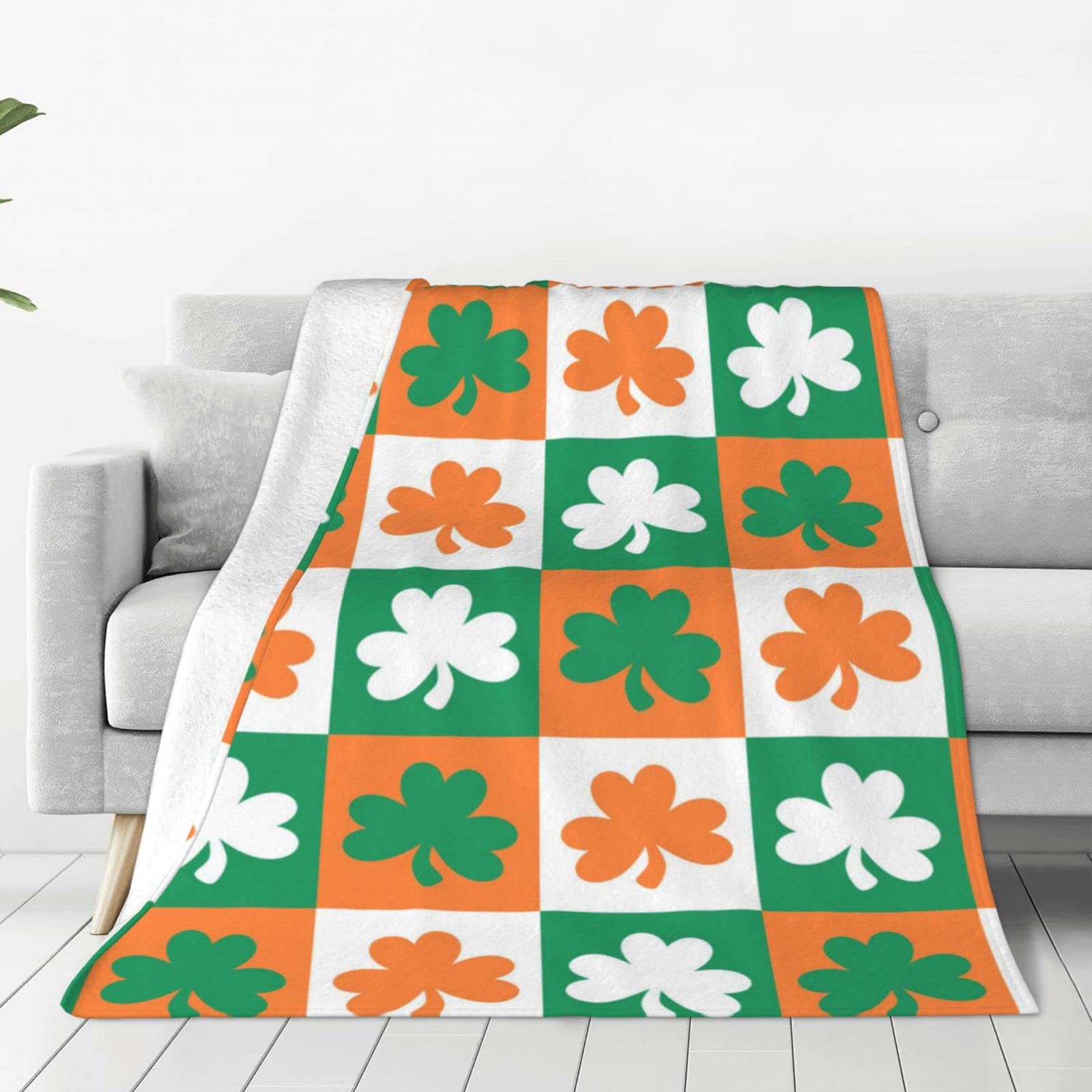 Lsjuee Throw Blanket Four Leaf Clover St Patrick's Day Warm Cozy Soft Lightweight Flannel Fleece Blanket for Bedroom Sofa Room Home Decorative Fuzzy Blanket 50"x40"