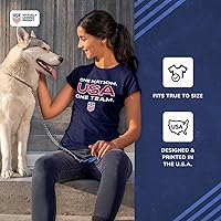 Vista 5 de The Victory Camiseta de manga corta unisex para adultos, con eslogan de la Selección Nacional de Fútbol de Estados Unidos, con licencia