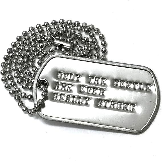 Amazon Co Jp 名言 ことわざ ドッグタグ Idタグ 優しさこそほんとうの強さだ Dp 021 Usa製 Dogtag ジュエリー