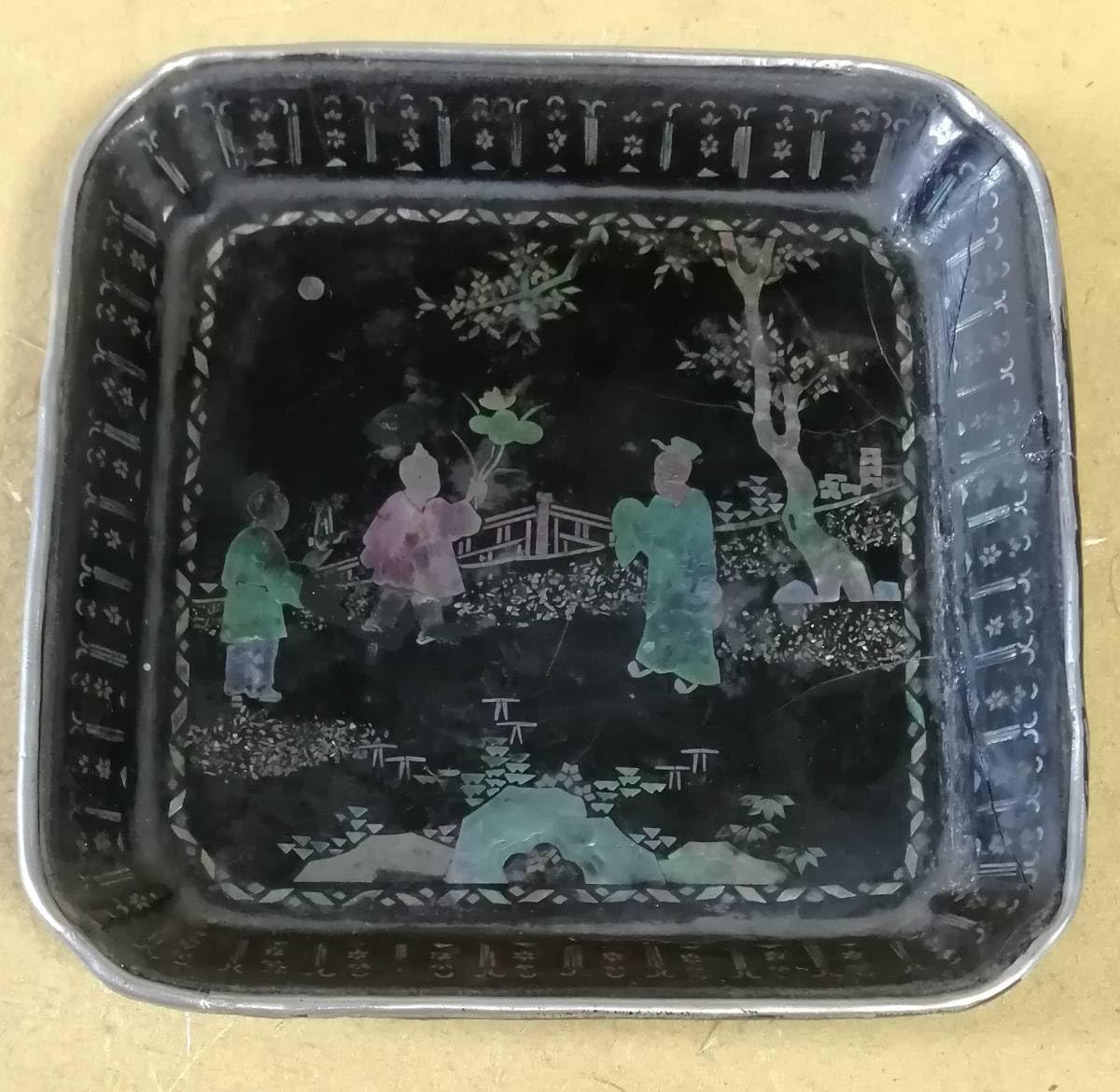 Amazon.co.jp: 稀少 清朝初期名工 江千里 製 螺鈿1 庭園人物花文 子供