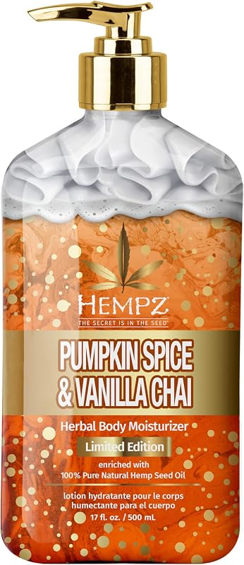 Loción corporal hidratante a base de hierbas con especias de calabaza y vainilla Chai de edición limitada (17 oz) – Aroma de otoño para mujeres o hombres con piel seca o sensible – Hidratante hidratante para un brillo diario