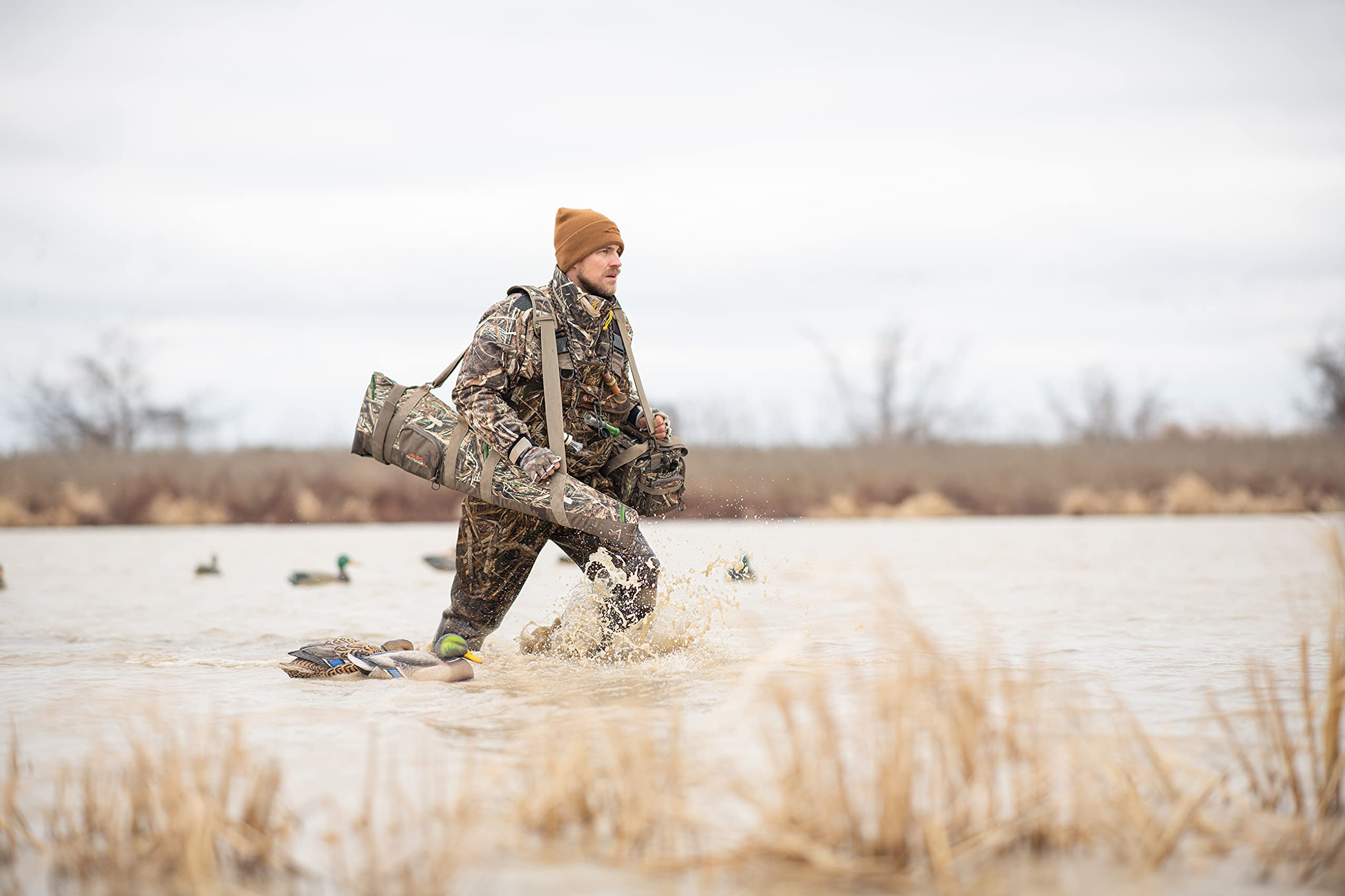 Amazon.com: ALPS OutdoorZ Floating Gun Case - Realtree MAX-7