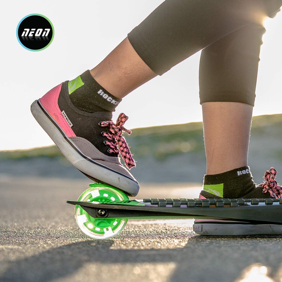 Amazon.co.jp: Vybe Yvolution ネオングライダー | LED キッズ