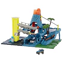 Matchbox – Fuga dal Vulcano Playset, include 1 veicolo Matchbox, funzioni, luci e suoni del vulcano che erutta attivabili con le macchinine, Giocattolo per Bambini 3+ Anni, HHW21