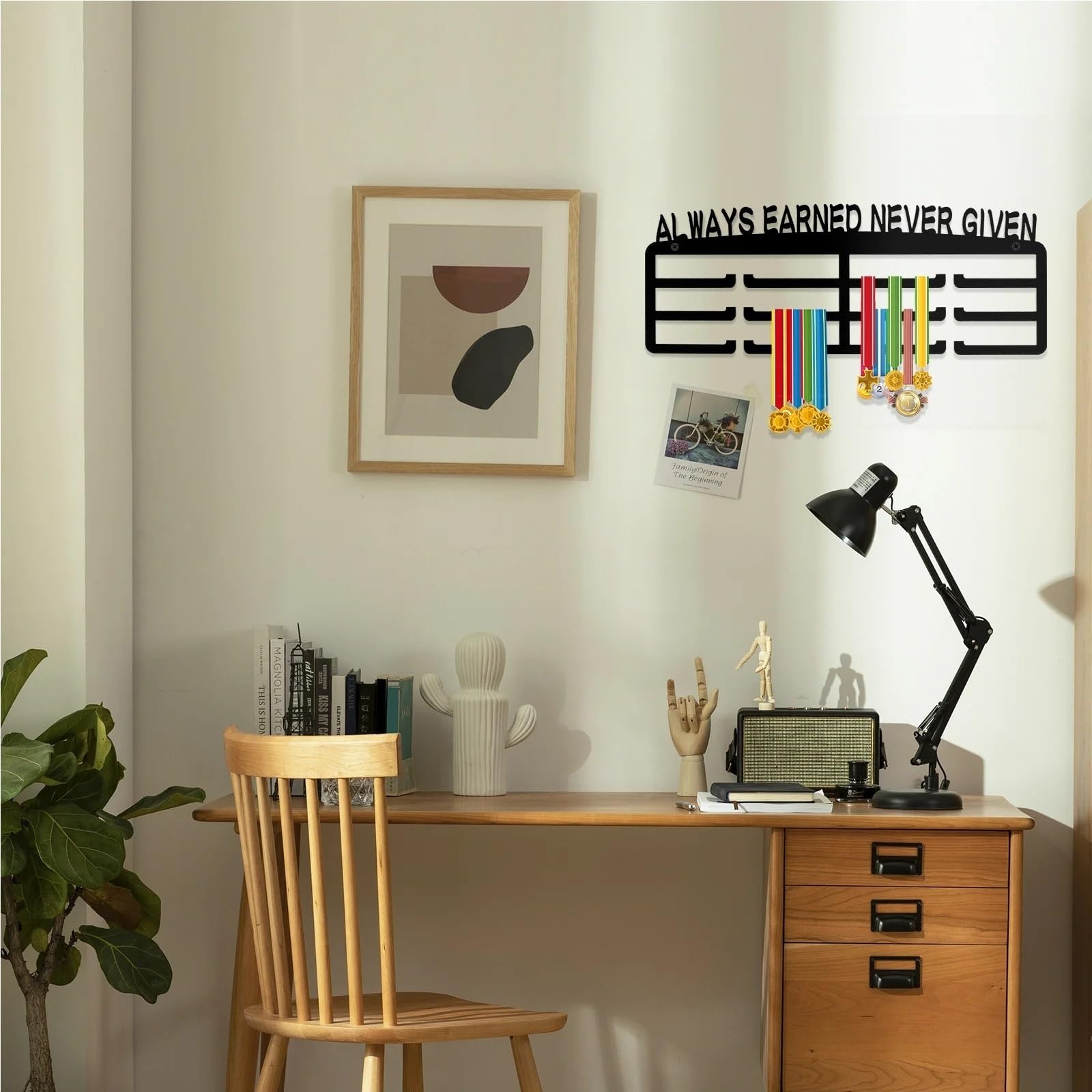 Colgador de exhibición de medallas, soporte de exhibición de medallas de metales montado en la pared con palabras inspiradoras, estante conmemorativo for sala de estar Para Exponer Medallas(Style 01)