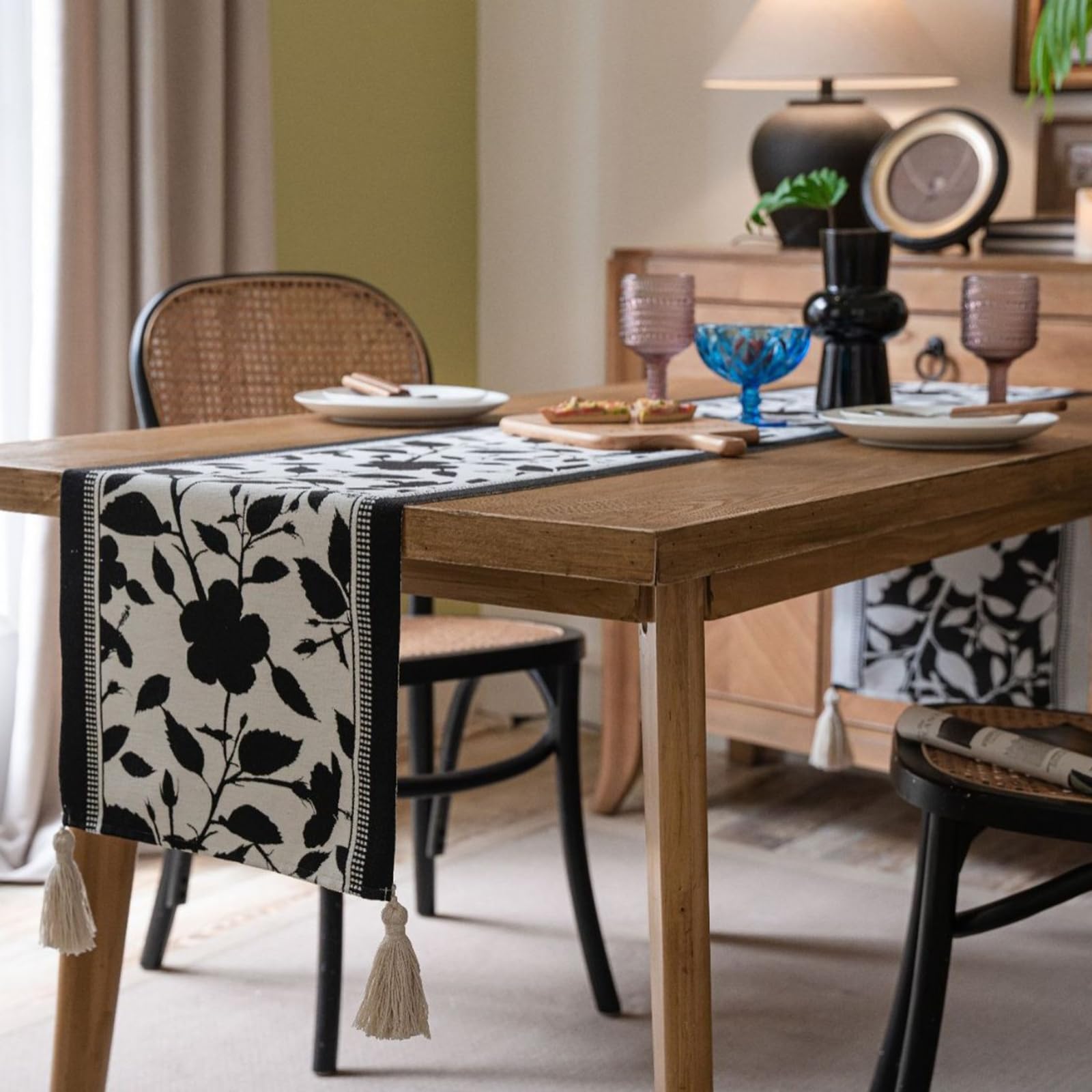 Schwarz Tischläufer Polyester, Dekostoff Tischläufer Abwaschbar Tischband Jacquard Blumen Blätter Muster mit Quasten Tischdecke für Küche Esszimmer Hotels Dekor, 35x200 cm, Schwarz