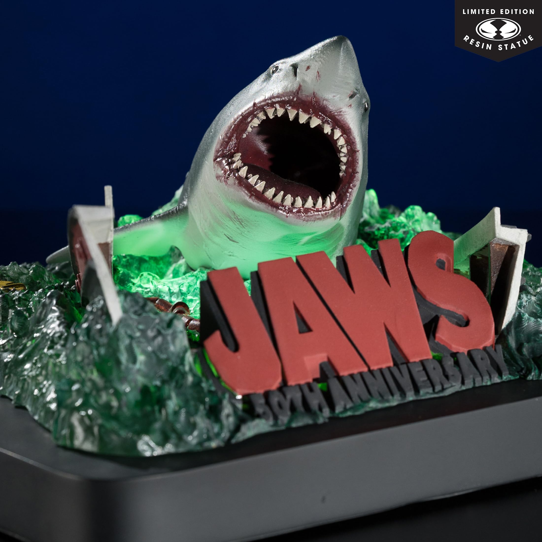 Movie Maniacs - 1:48 Scale Jaws 50th Anniversary Resin Statue