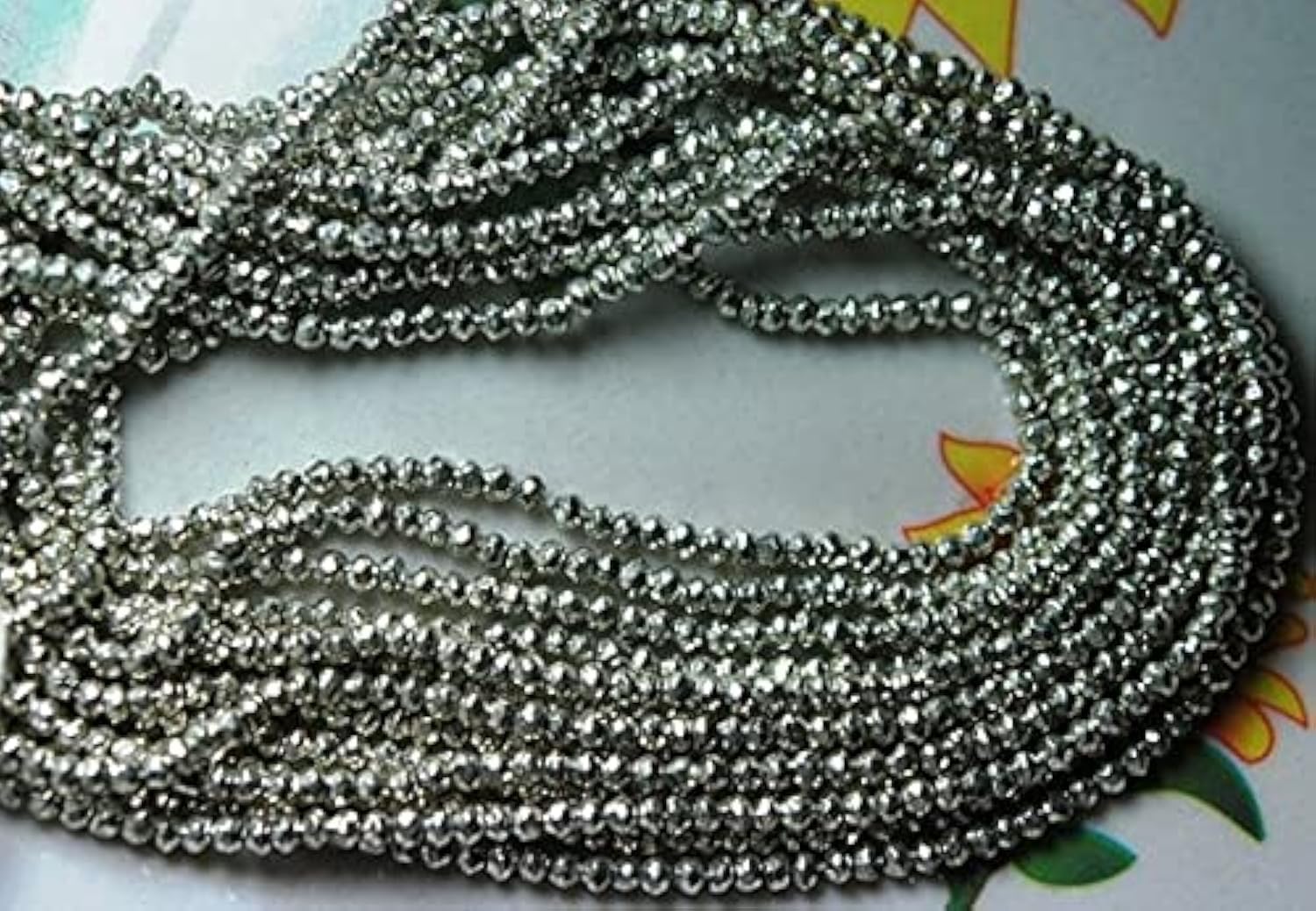 Perles pyrite argentée 3.5mm pour créer vos bijoux bohèmes et élégants au quotidien