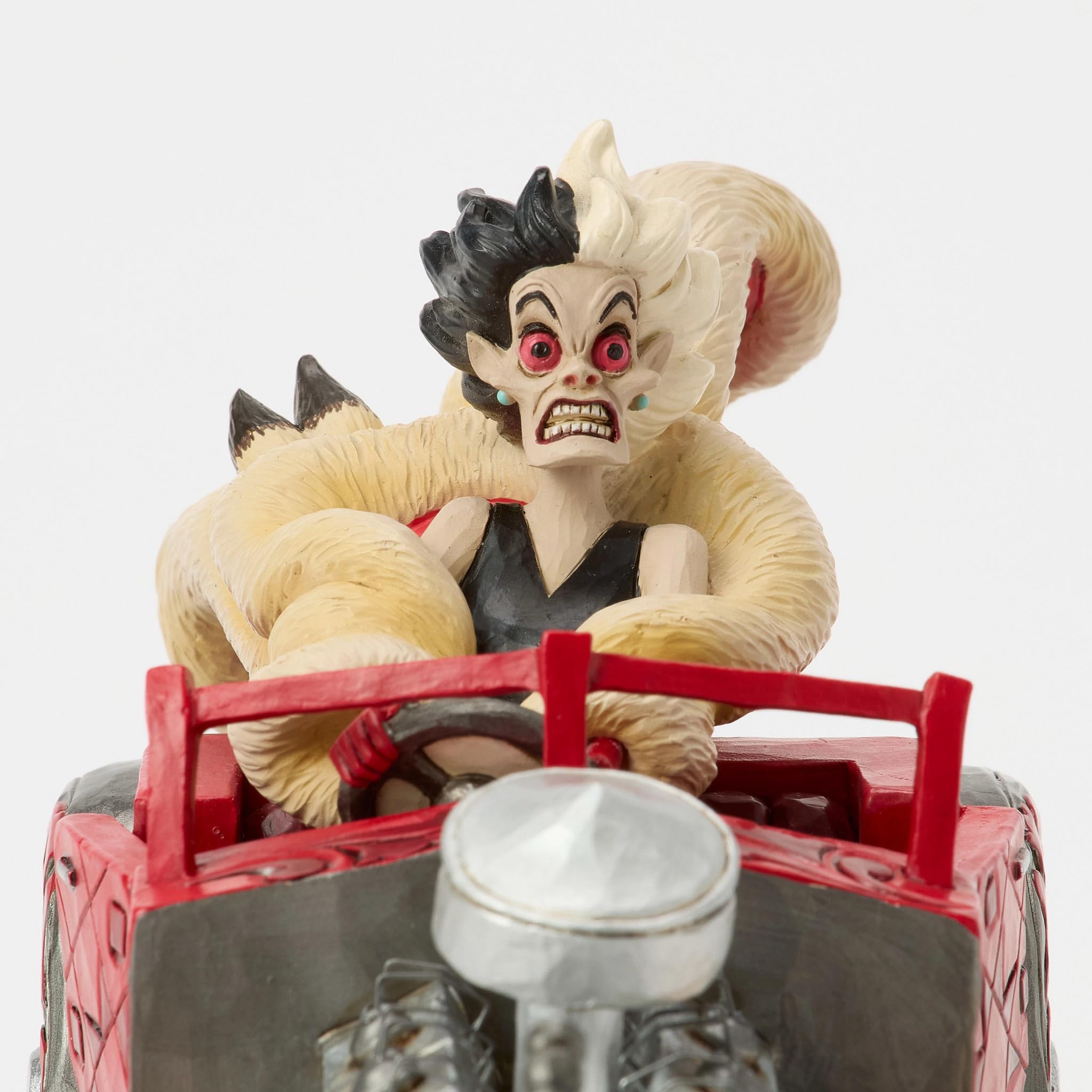 Disney Traditions Cruella - Figura Musical de Escena de Coche