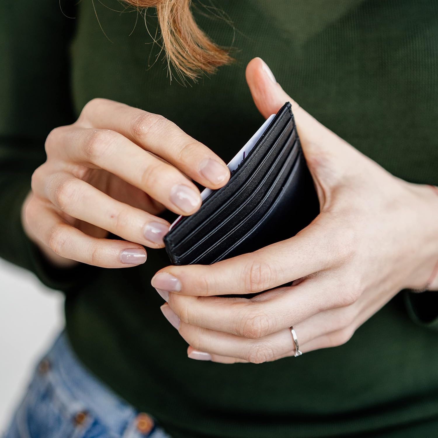 Berliner Bags Premium Kartenetui aus Leder, Slim Kreditkartenetui mit RFID-Schutz und Geschenkbox, für Herren und Damen - Schwarz