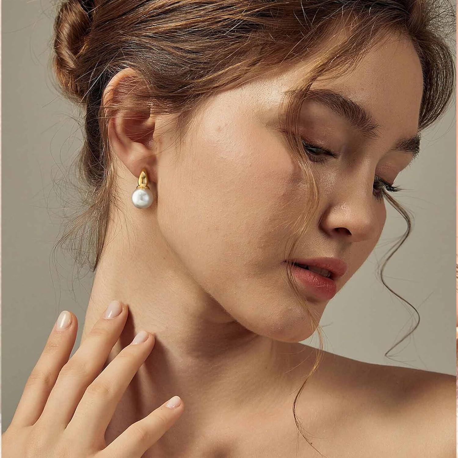 Vintage Pearl Hoop Earrings Gold Pearl Drop Earrings Round Pearl Bead Earrings Pearl Huggie Hoop Earrings Wedding Pearl Earrings Jewelry for Women - Image 4