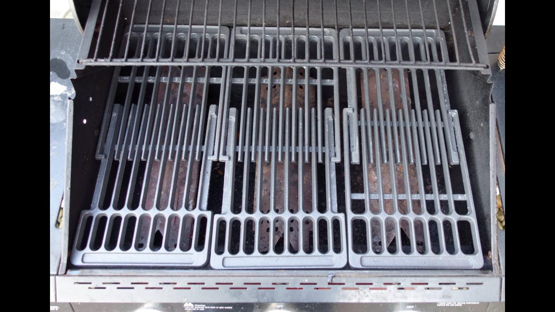 Lot De 3 Grilles De Cuisson En Fonte Pour Barbecues Rogue 525 Napoleon 6718c234aaadf431685746fd