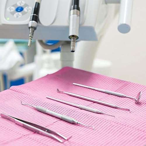 Miniatura 4 de Baberos dentales desechables rosados, 125 piezas, toalla Polyback de 3 capas, impermeables, baberos para pacientes, servilletas de dentista, hojas