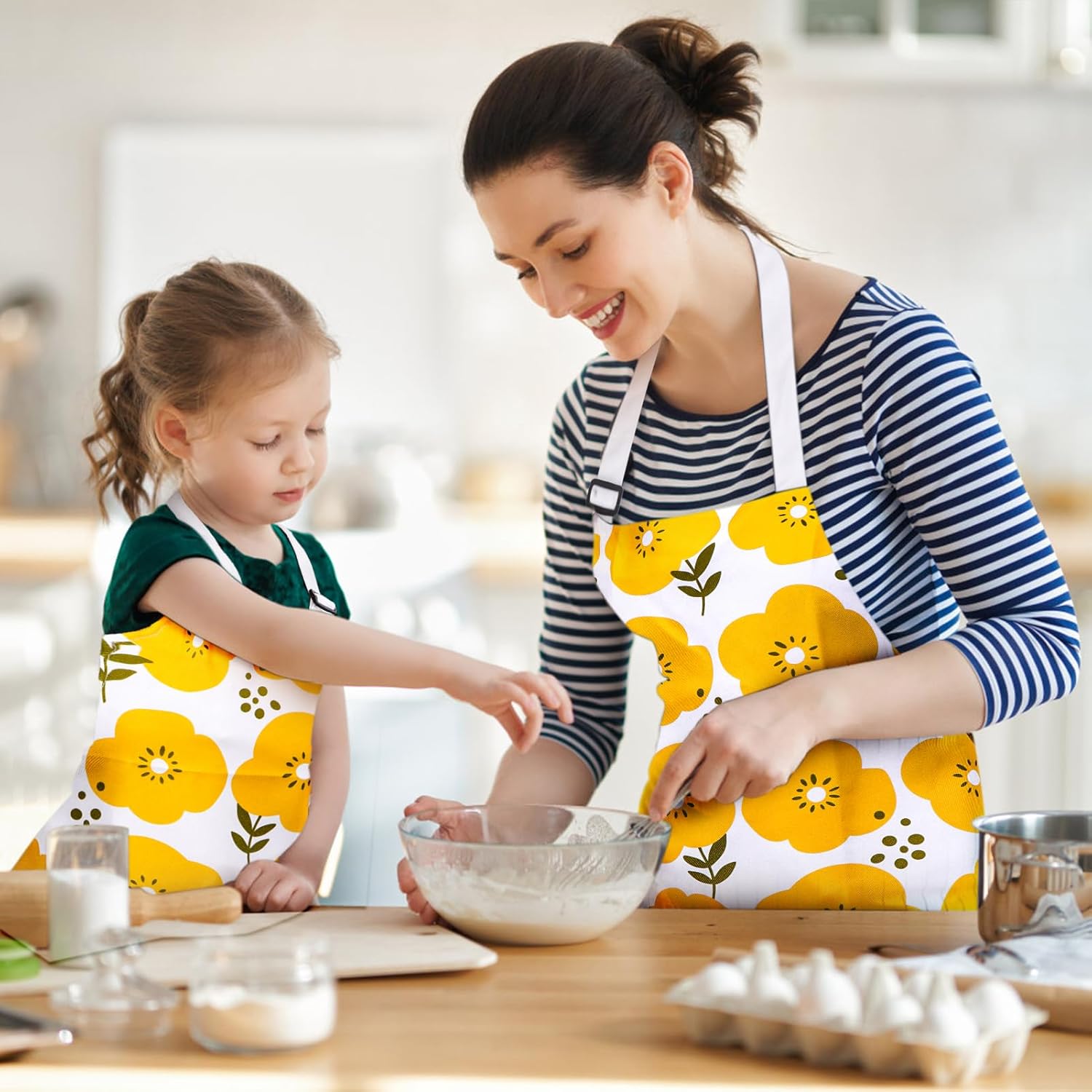 Homgaty Mommy and Me Apron Set, 2PCS Matching Aprons for Kids and Adults with Pocket, Adjustable Cute Kids Apron for Backing - Image 3