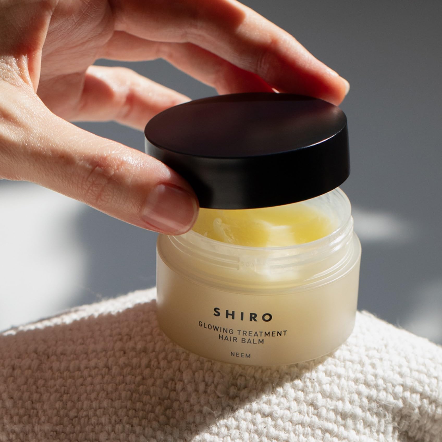 Amazon.co.jp: SHIRO ニームヘアバーム | 髪に潤いと栄養を与える