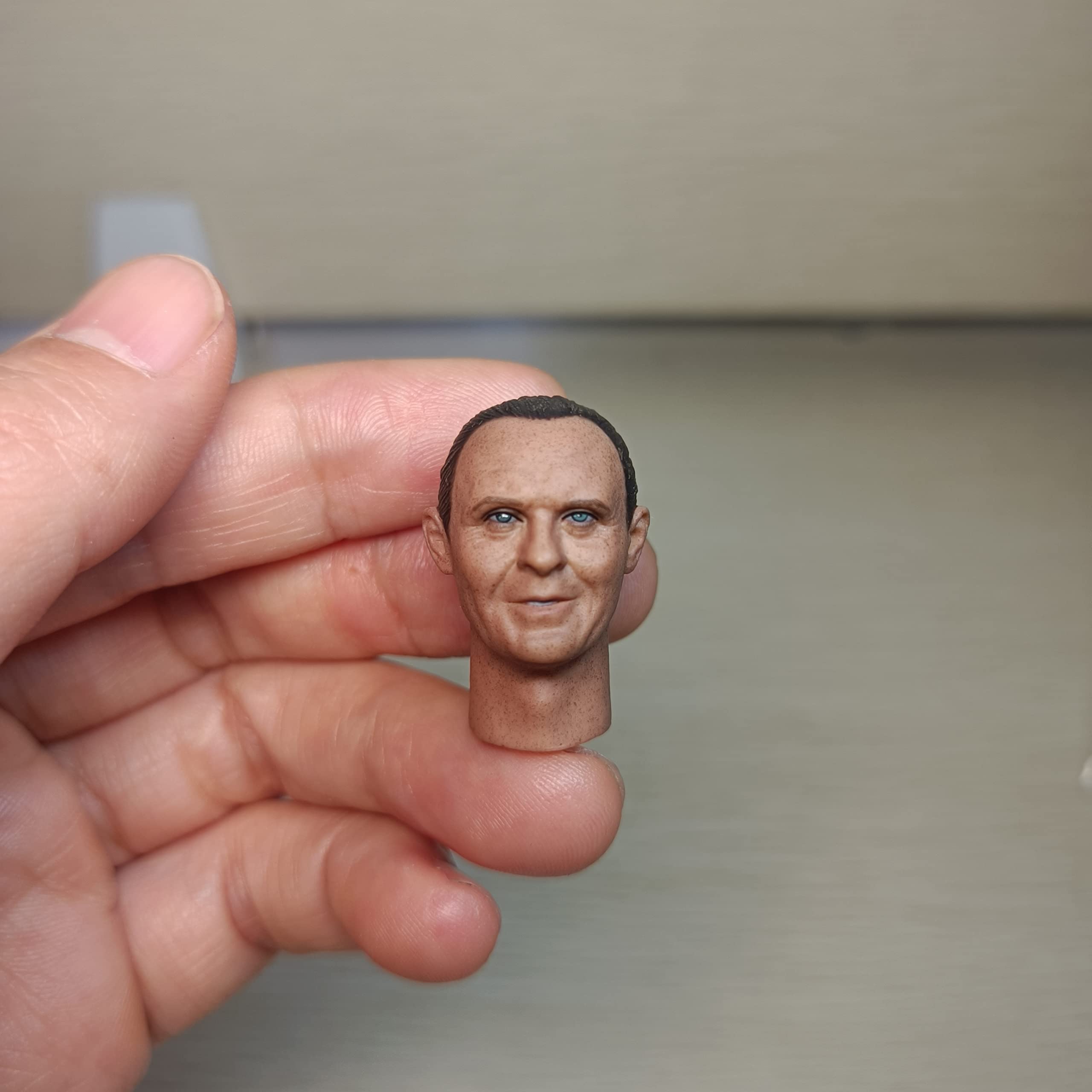 Tête d'homme européen 1/12 pour figurine soldat 15 cm