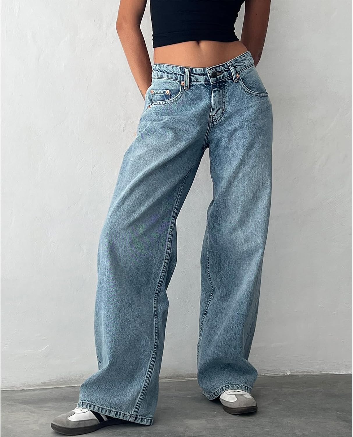 Low Rise Baggy Mom Jean Low-Rise Baggy Jean