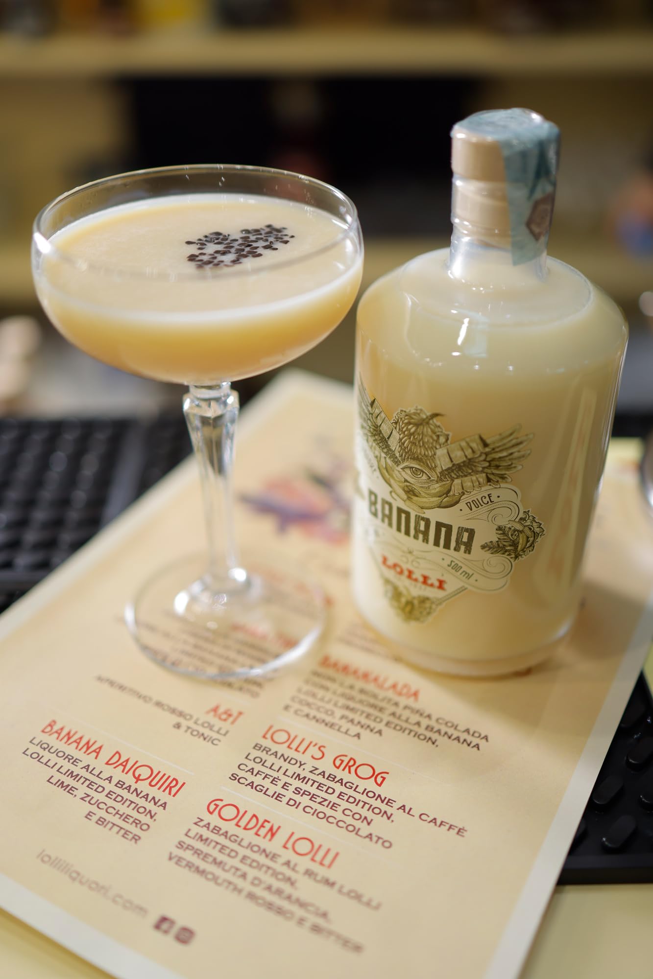 LOLLI Liquore alla banana, Liquore artigianale, bottiglia limited edition in astuccio serigrafato, 500 ml. 16% vol.