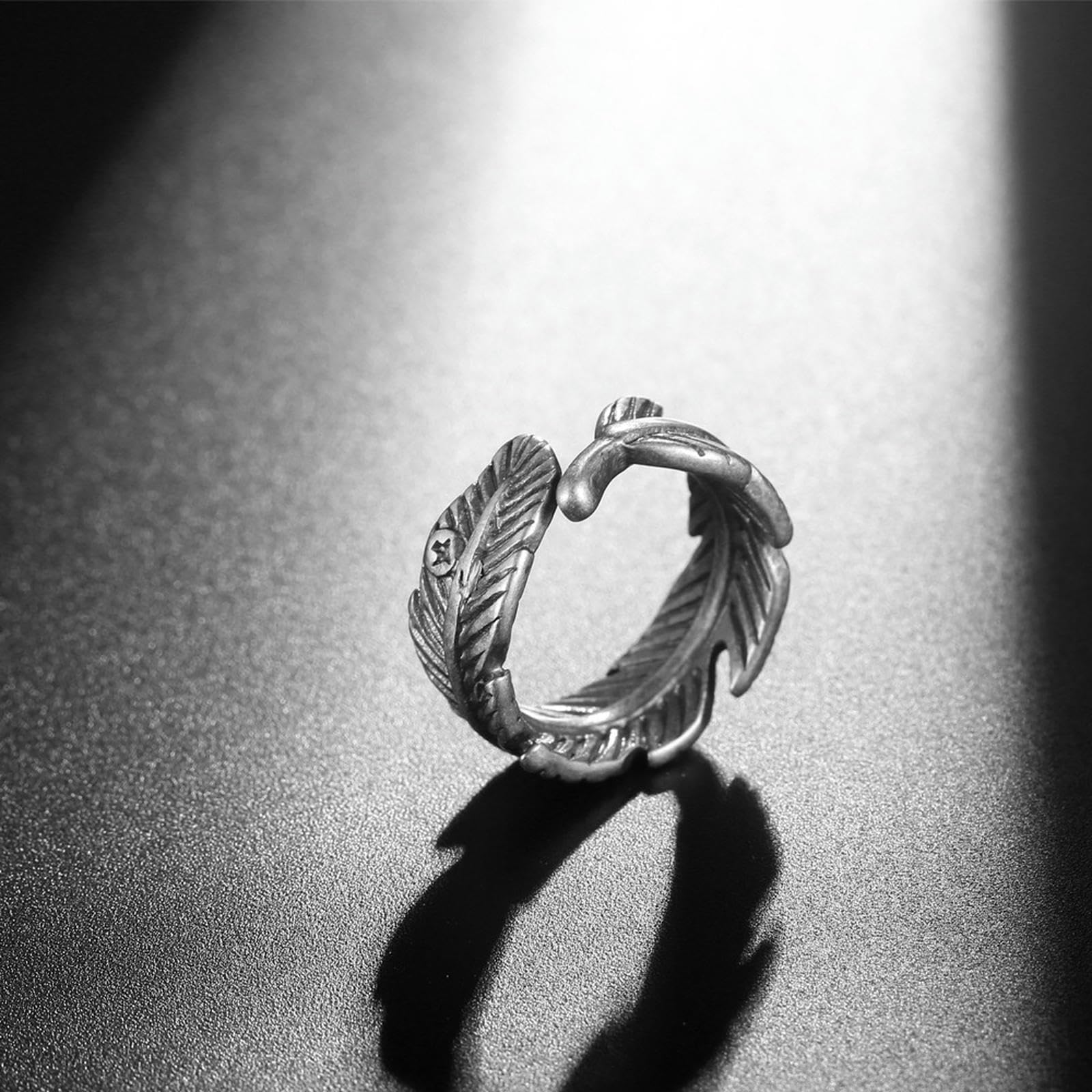 Gothic-Federring aus Titanstahl, Antik-Weiß-Bronze-Finish, Pinky-Stapelband für Herren, Vintage-Schmuck, Geschenk