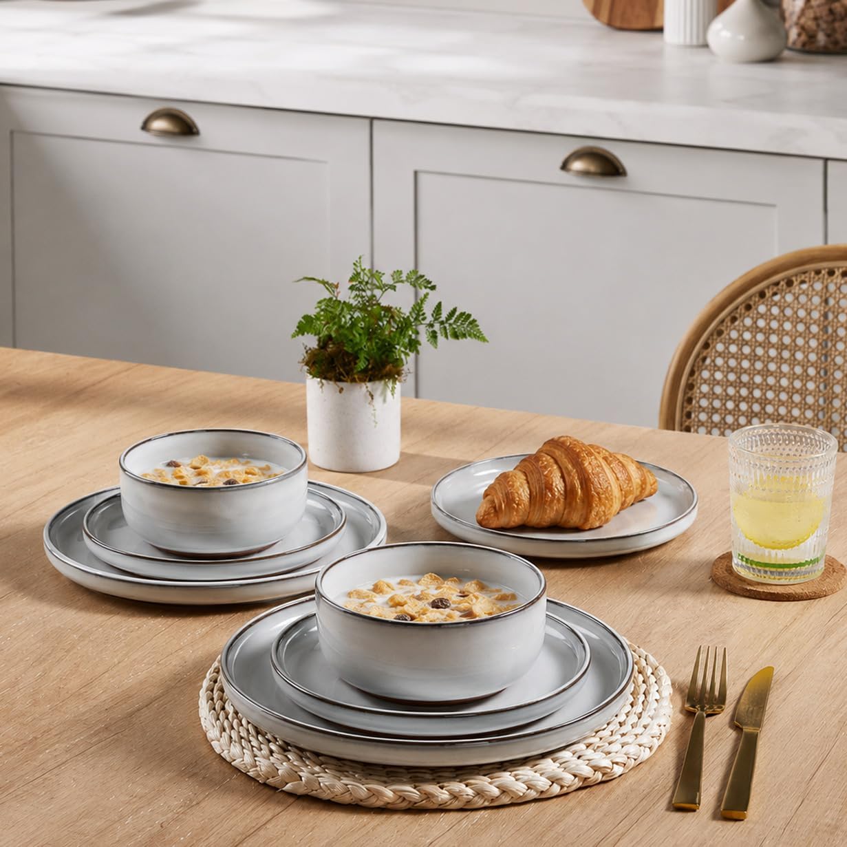 HaWare 12-Piece Dinnerware Set for 4, Plates and Bowls Dishes Set for Home image 5