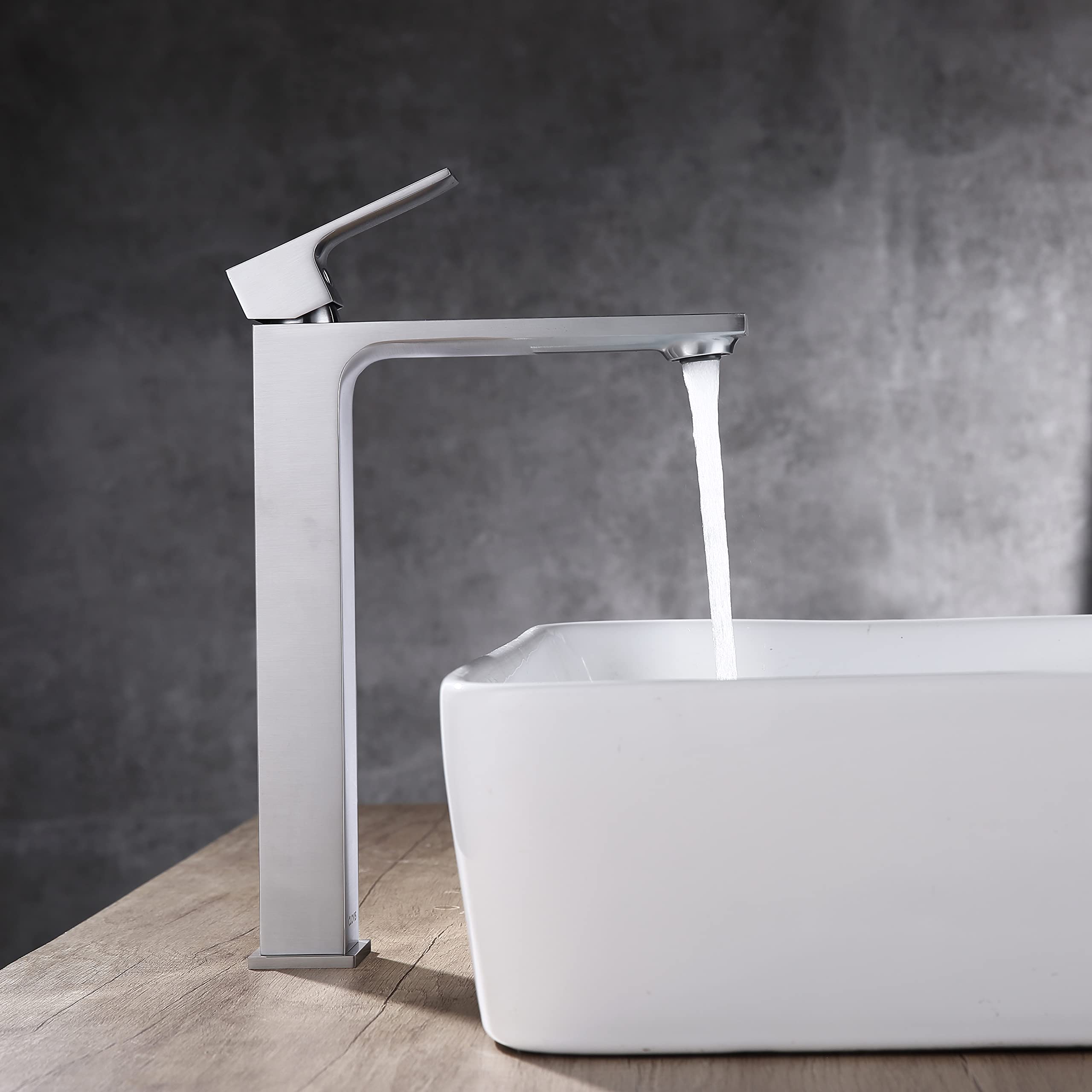 Robinet de salle de bain monotrou mitigeur pour lavabo moderne