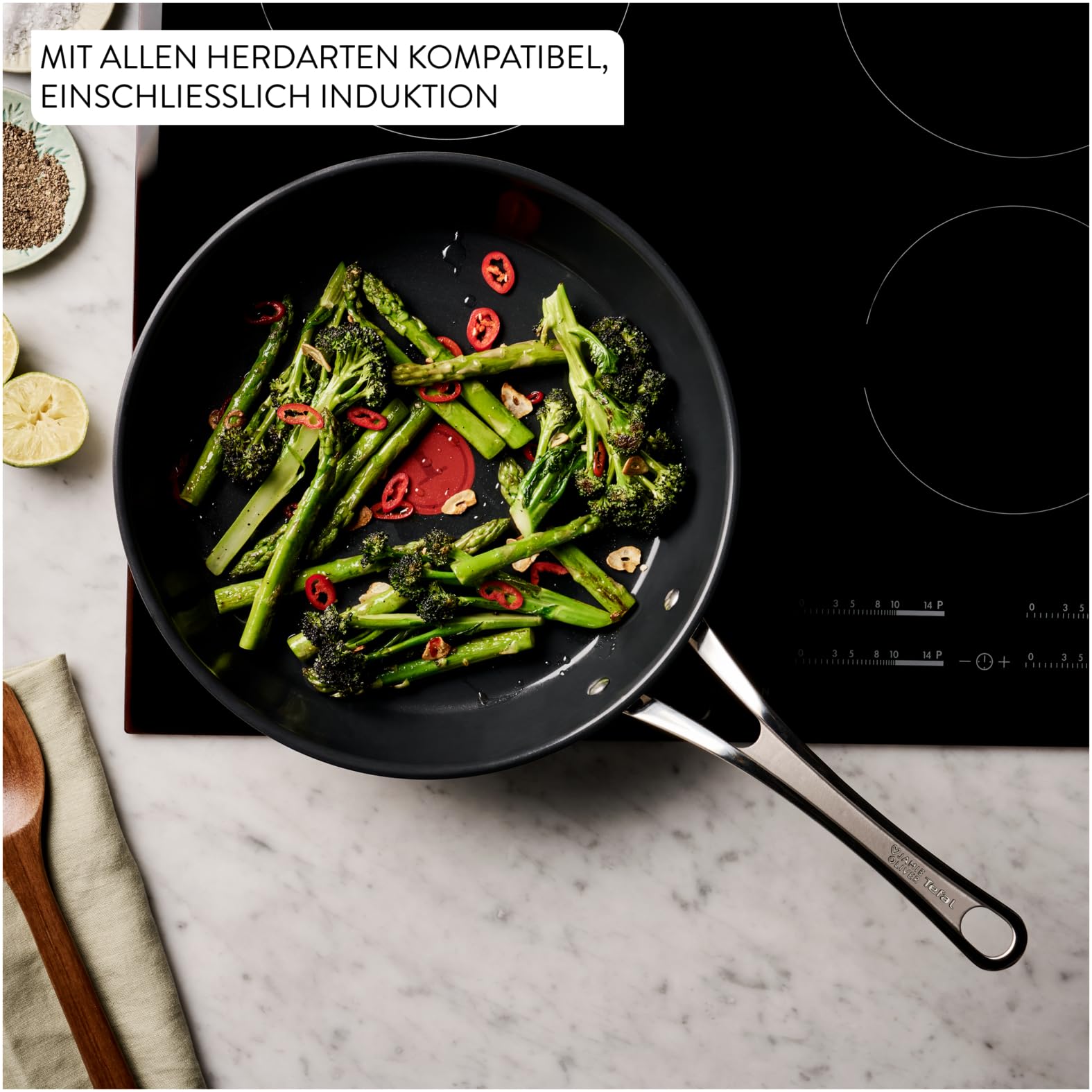 Tefal Jamie Oliver Classic Cook Bratpfanne 28 cm, inkl. Pfannenschoner, antihaftbeschichtete Keramikoberfläche, Thermo-Signal, für alle Herdarten, Edelstahl, H8819155