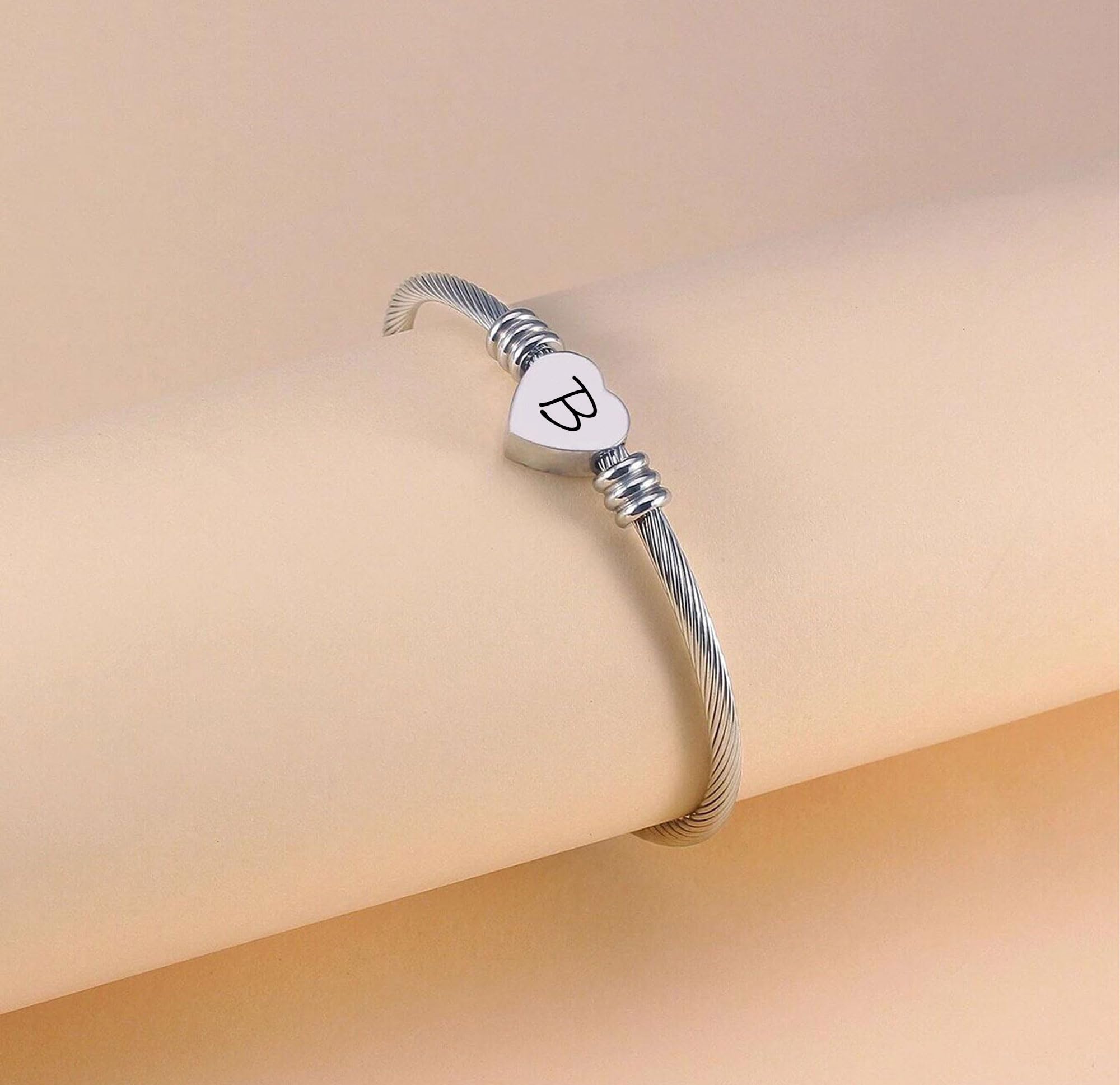 Argento Amore Cuore 26 Lettera Iniziale Alfabeto A-Z Polsino Bracciale Gioielli Regolabili Regalo Per Figlia Figlio Sorelle Amici Mamma Collega Amante Compleanno Natale