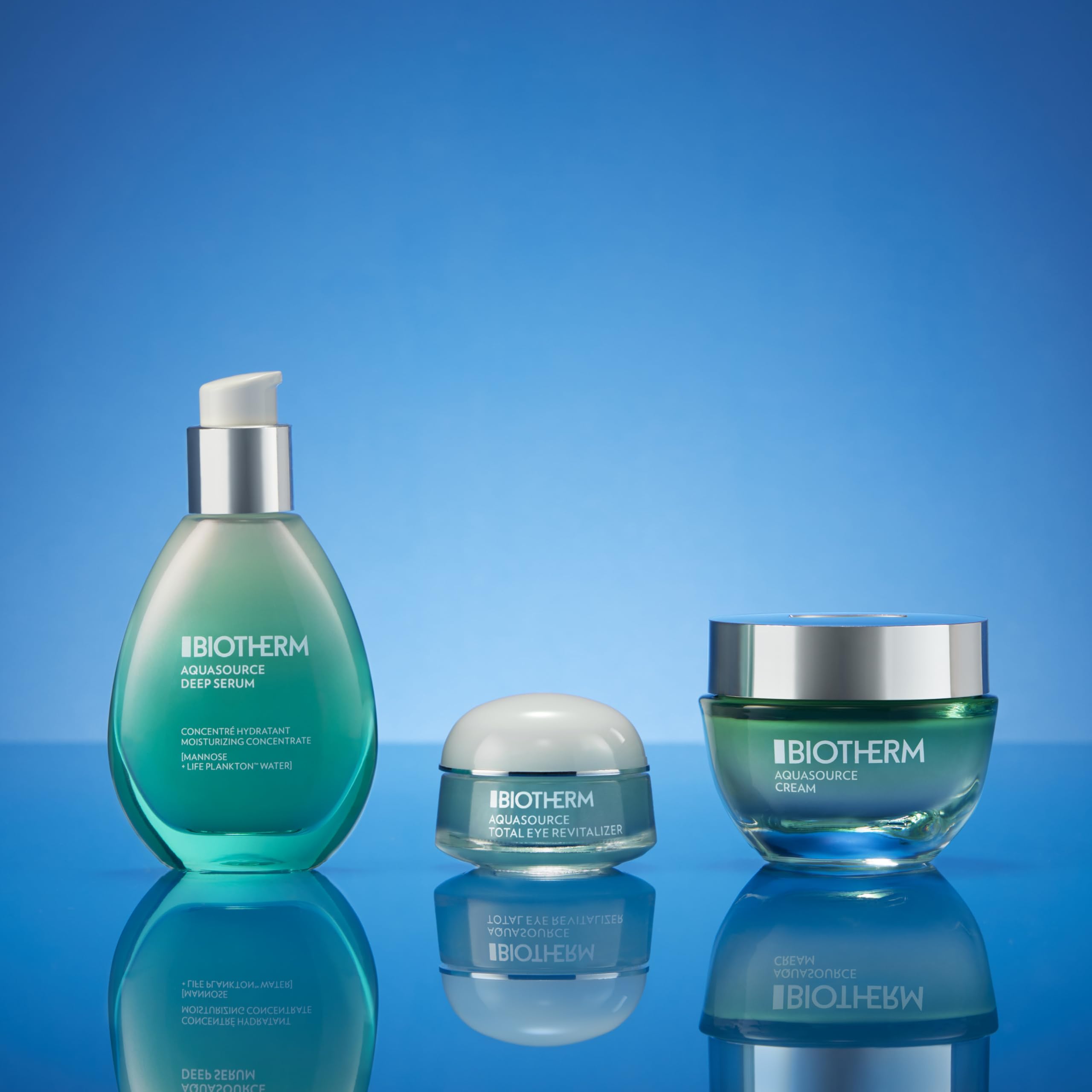 Biotherm Aquasource Total Eye Revitalizer Augencreme, Augenpflege mit kühlendem Sofort-Effekt, revitalisierende Eye Cream mit Sakura-Blatt-Extrakt und Koffein, für eine straffe Augenpartie, 15ml