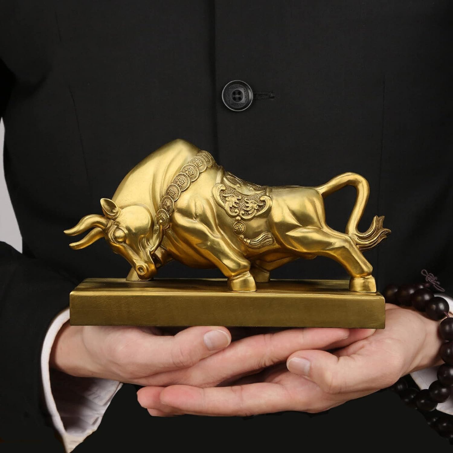 Statue taureau Wall Street en laiton pour sublimer votre salon ou chambre moderne