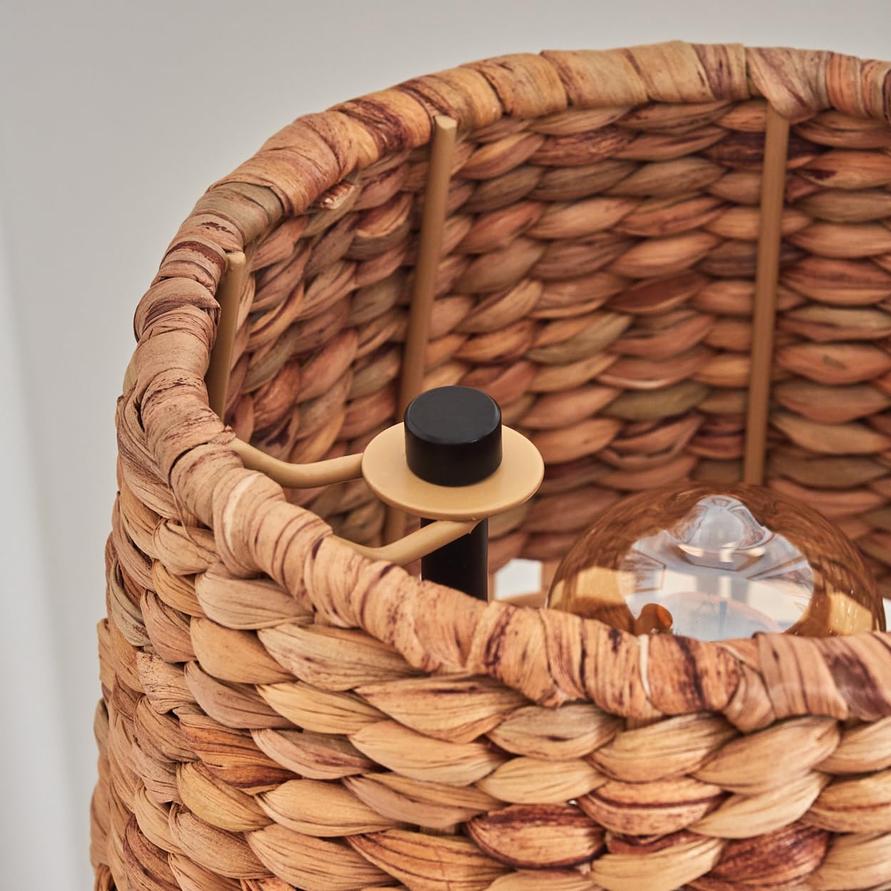 HOFSTEIN Stehleuchte Cardeira, Bast Natur, skandinavisches Design | Boho-Style, Lichteffekt, E27 Fassung, Höhe 111 cm, Fußschalter