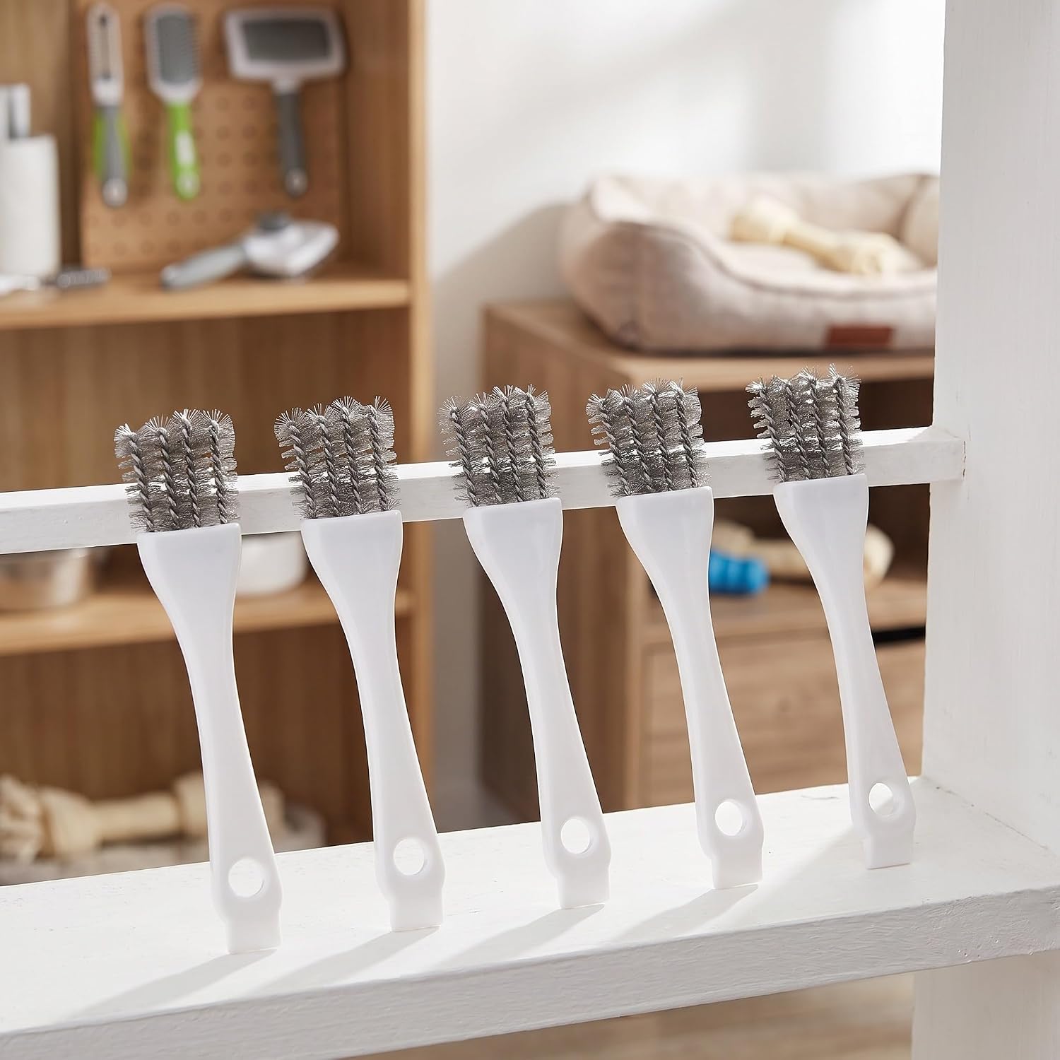 Toddmomy 5pcs Bird Cage Cleaning Brush, Small Animal Habitat Scraper and Scrubber Tool, Droppings Remover for Parakeets, Cockatiels, and Finches,
