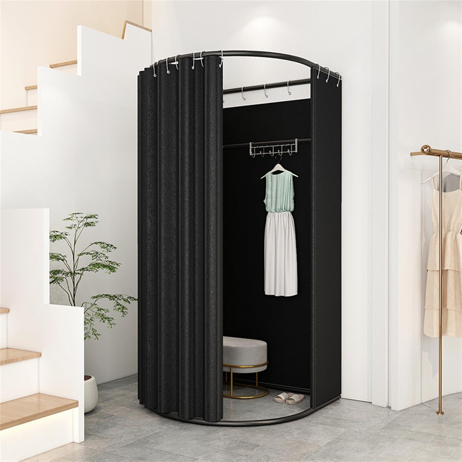 Assemblage facile pour ce vestiaire de boutique indépendant et mobile