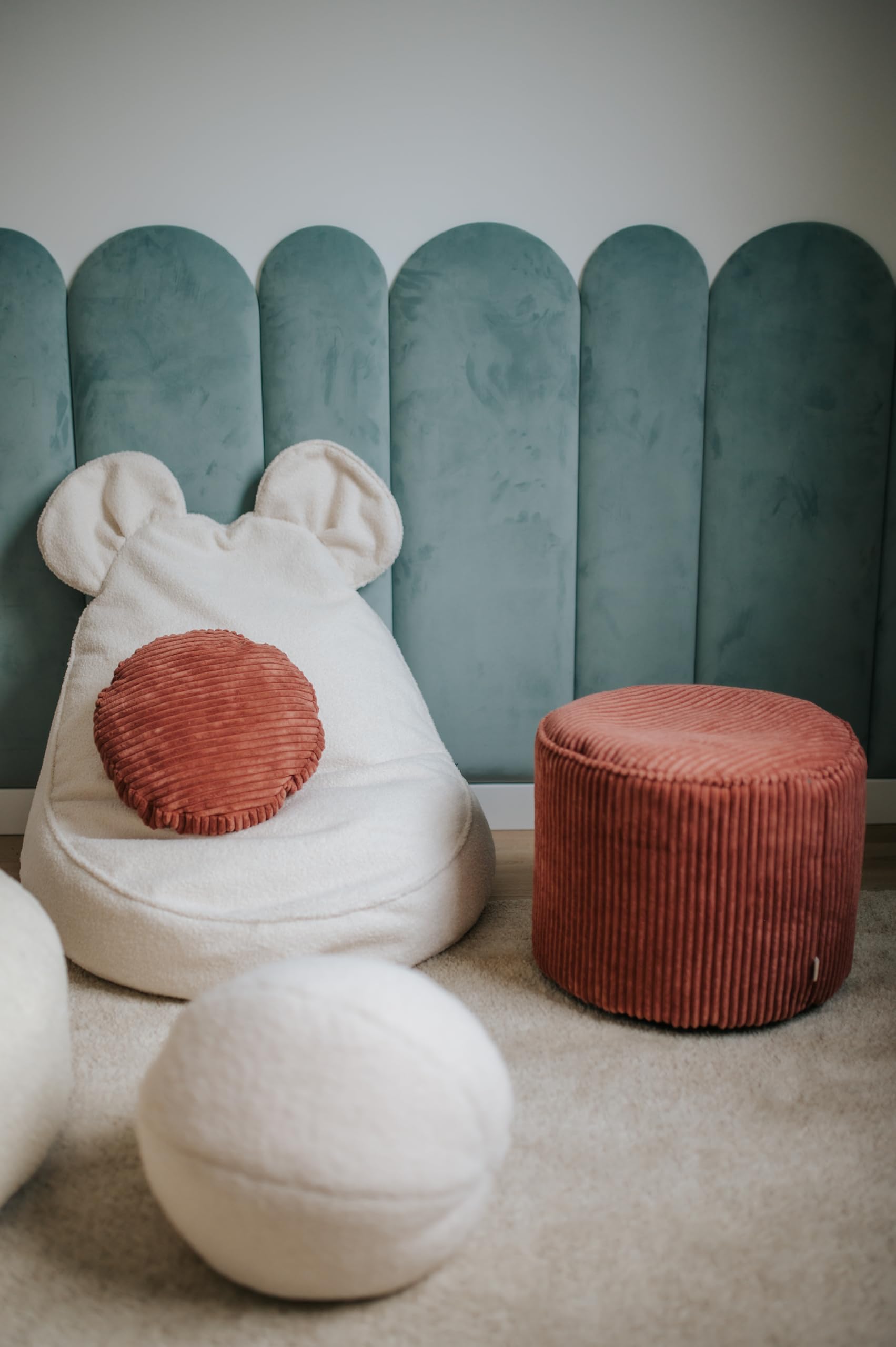 Gutekissen® Kinder Sitzsack „Miki” z usszami – Wygodny, dywan stolarski Montessori do pokoju dziecięcego (szary, 68/68/50 z usszami)