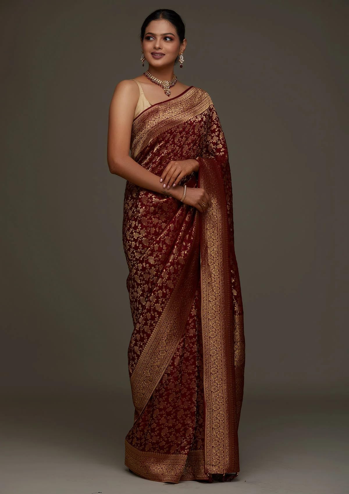 Pujia Mills Damen Zari Arbeit Kanjivaram Weiche reine Seide Banarasi Sarees mit ungesäumtem Blusenteil