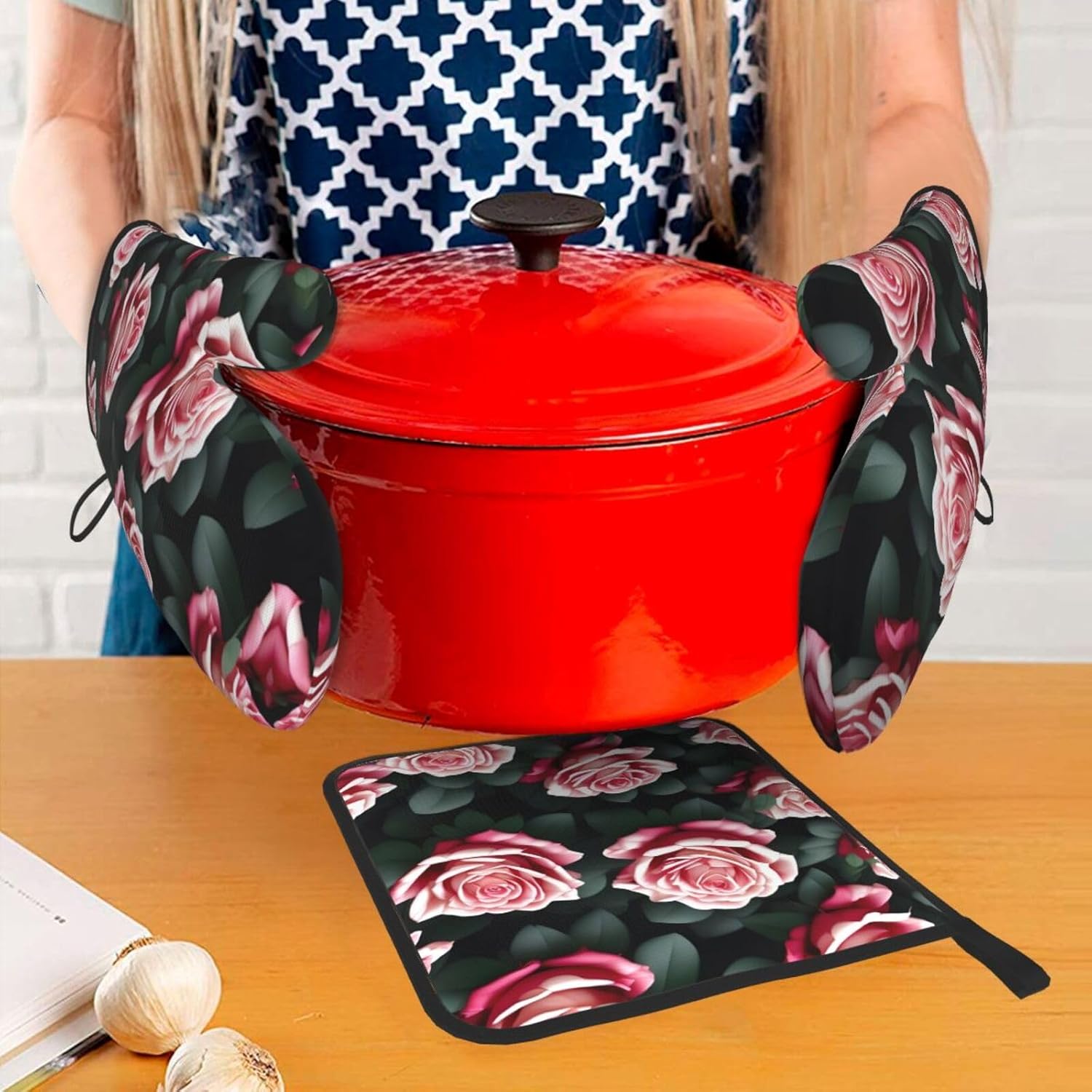 Rose Flower of Many Fans Print Heat Resistant Microwave Gloves, Used for Baking, Cooking, and Fashion Kitchen Essentials