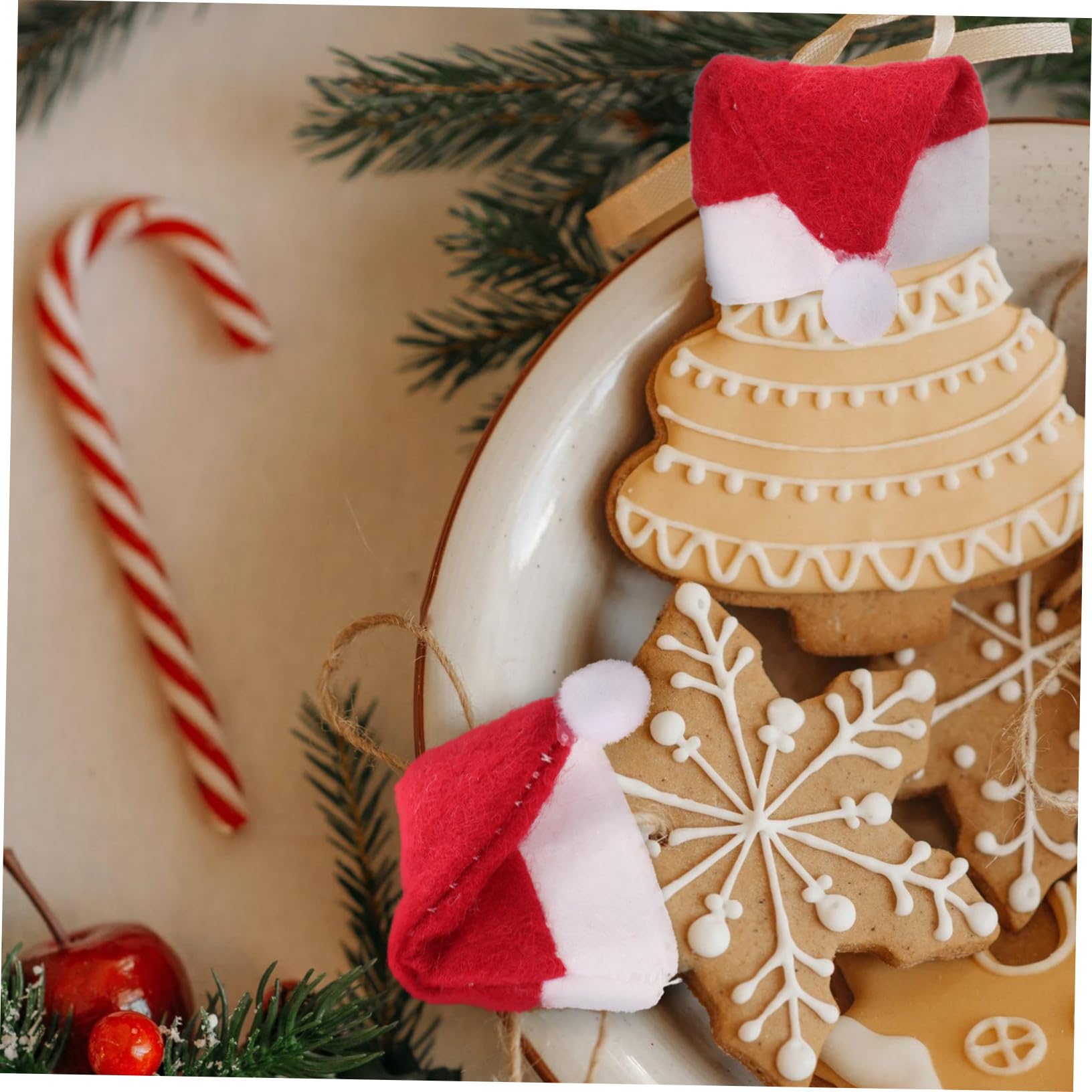 ERINGOGO 24 Piezas Mini Gorros Papá Noel para Piruletas Gorros Navideños Pequeños Reutilizables para Decoración de y Fiestas Accesorios Festivos Rojos y