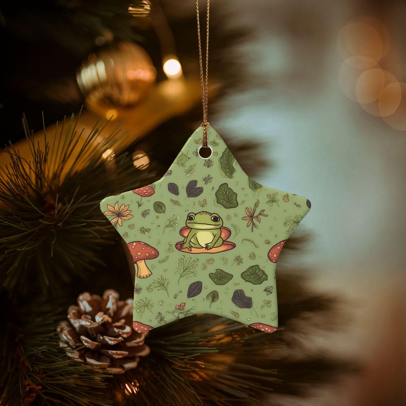 Christmas Tree Ornaments Ceramics Christmas Decorations Frogs and Mushrooms Ornaments with Gold Ribbon Porcelain Xmas Tree Crafts Star Shape Hanging Pendant for Christmas Tree Party Decor