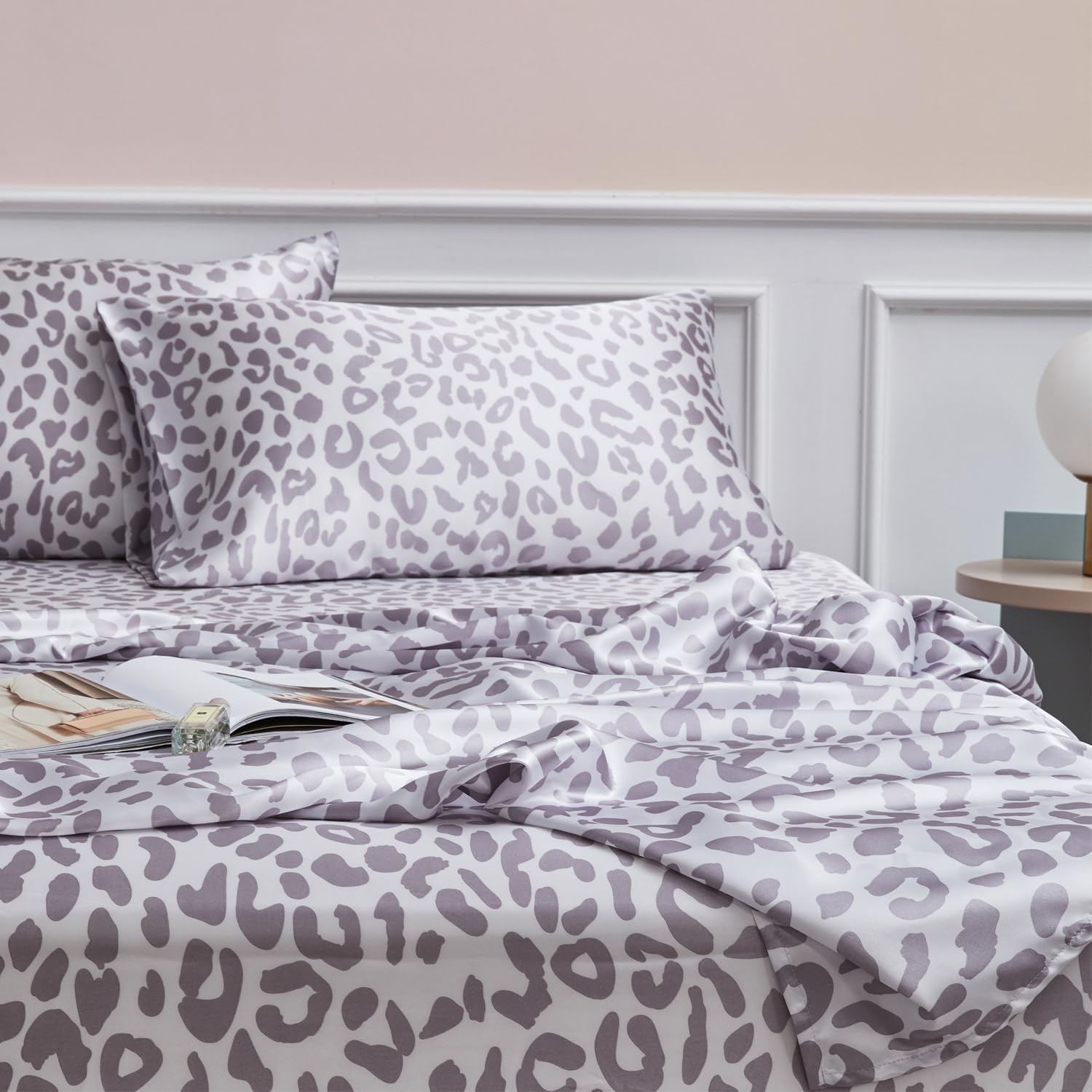 AiMay 4 Piece King Size Satin Bed Sheet Set Deep Pocket Silver Leopard Pattern Luxury Silky Super Soft 1 Flat Sheet 1 Fitted Sheet 2 Envelope Pillowcases Wrinkle Free (Silver Leopard, King)