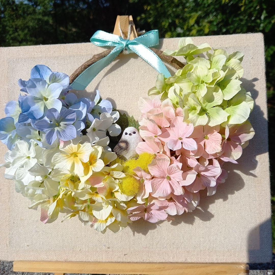 プリザーブドフラワーリース♡白いアジサイの中のシマエナガ