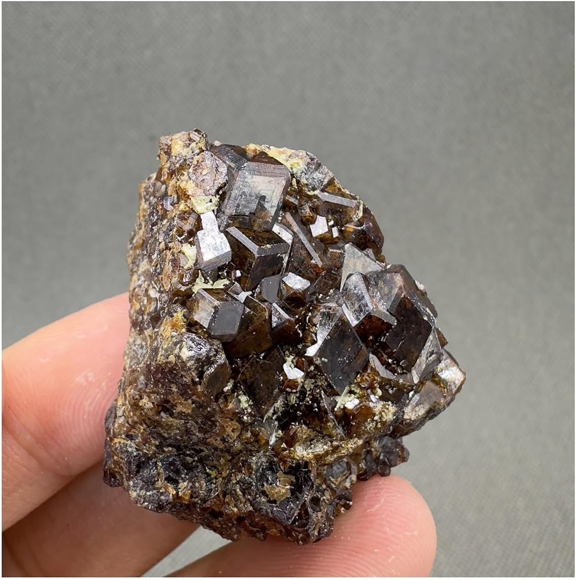 Crystal Stone Home Decor Natural Inner Garnet Mineral Specimen Quartz Crystals