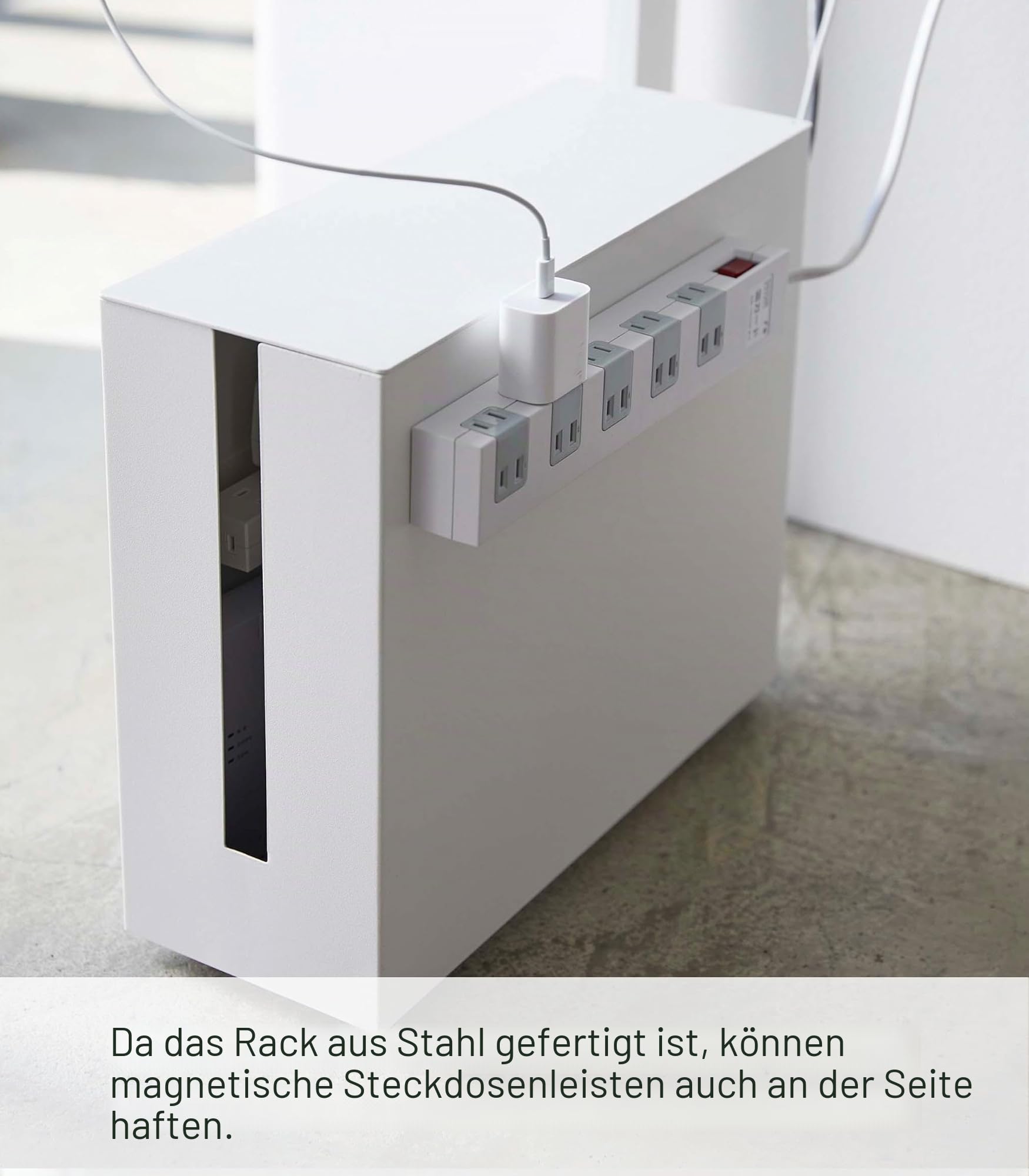 YAMAZAKI TOWER Kabelbox mit Rollen aus Stahl - mit Belüftungslöcher, Ablage für Steckdosenleiste - 40 x 15 x 34,5 cm, japanisches Design, weiß
