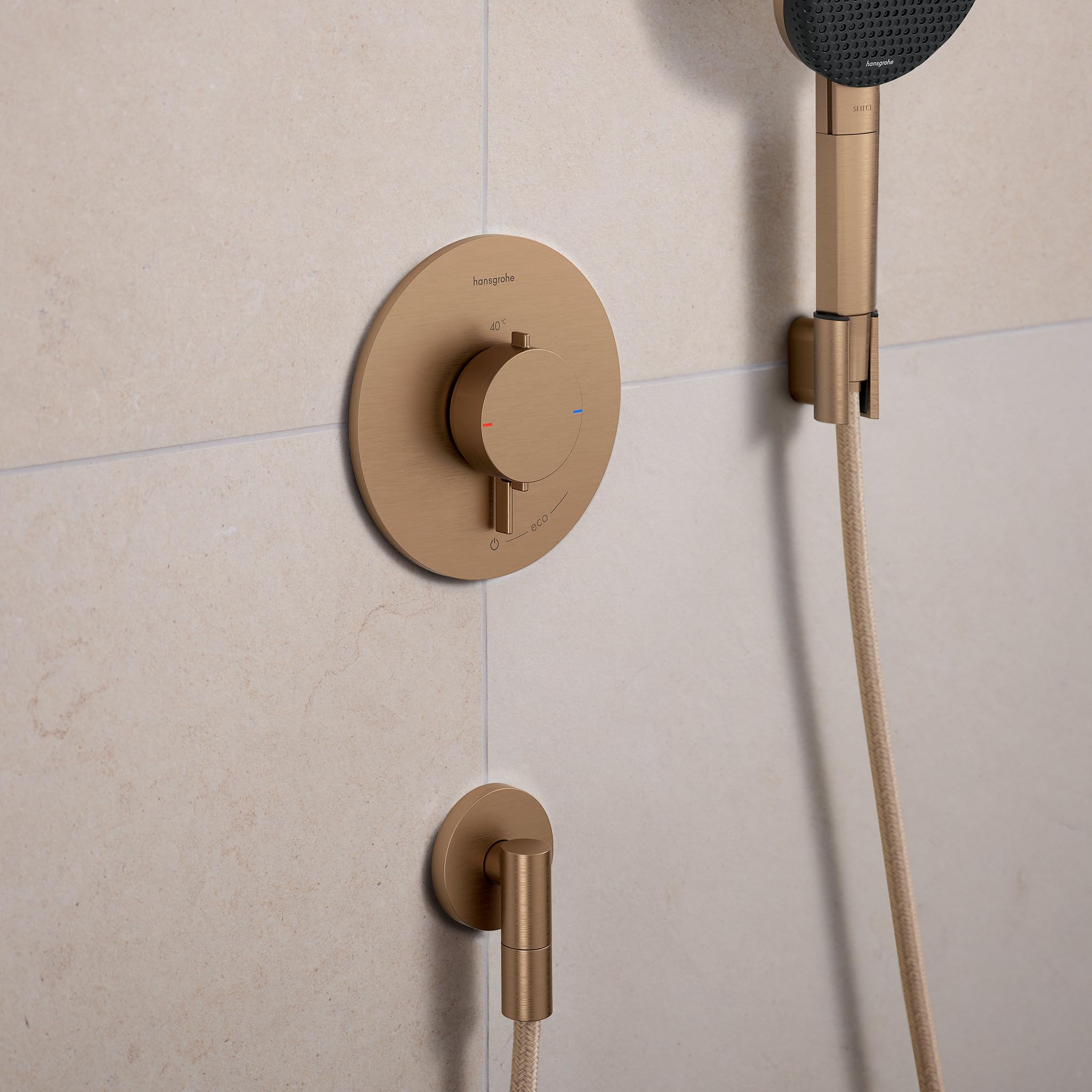 hansgrohe FixFit Fine S - przyłącze węża prysznicowego, uniwersalne przyłącze ścienne z zaworem zwrotnym, łuk przyłączeniowy do ściany, szczotkowany brąz, 28882140