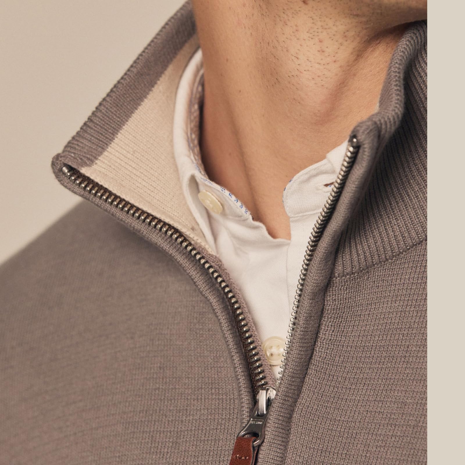 NEXT Maglione Uomo 100% Cotone Premium con Collo a Zip | Standard, grazie alla sua qualità affidabile