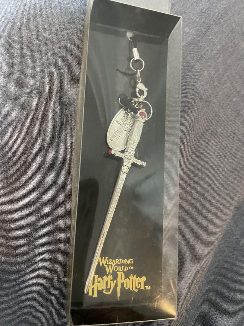 ハリー・ポッター レプリカ グッズグリフィンドールのグッズ銀色 付属プレート付き ハリー・ポッター レプリカ グッズグリフィンドールのグッズ銀色 付属